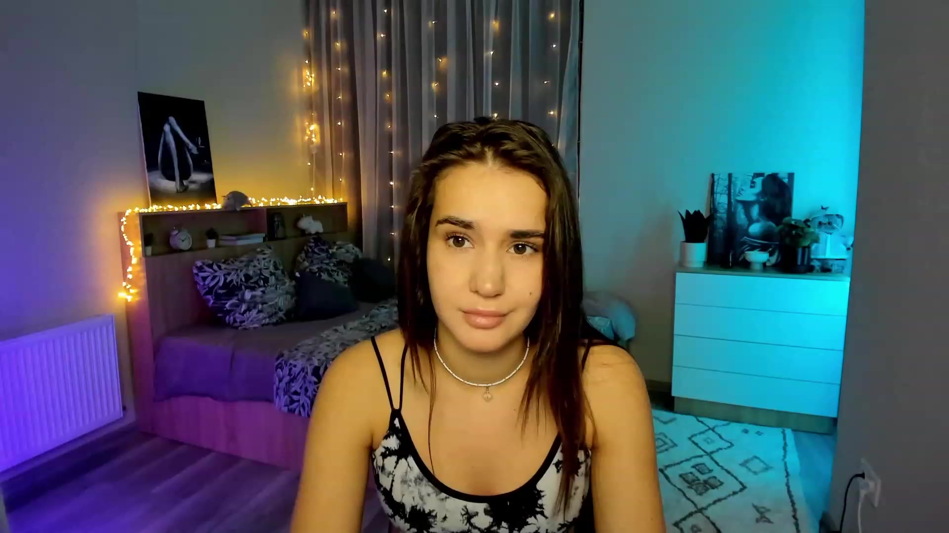 Gallery image thumbnail from Ellies_Smile's myfreecams stream on, 01/29/2024, 12:24 image 6 of 20