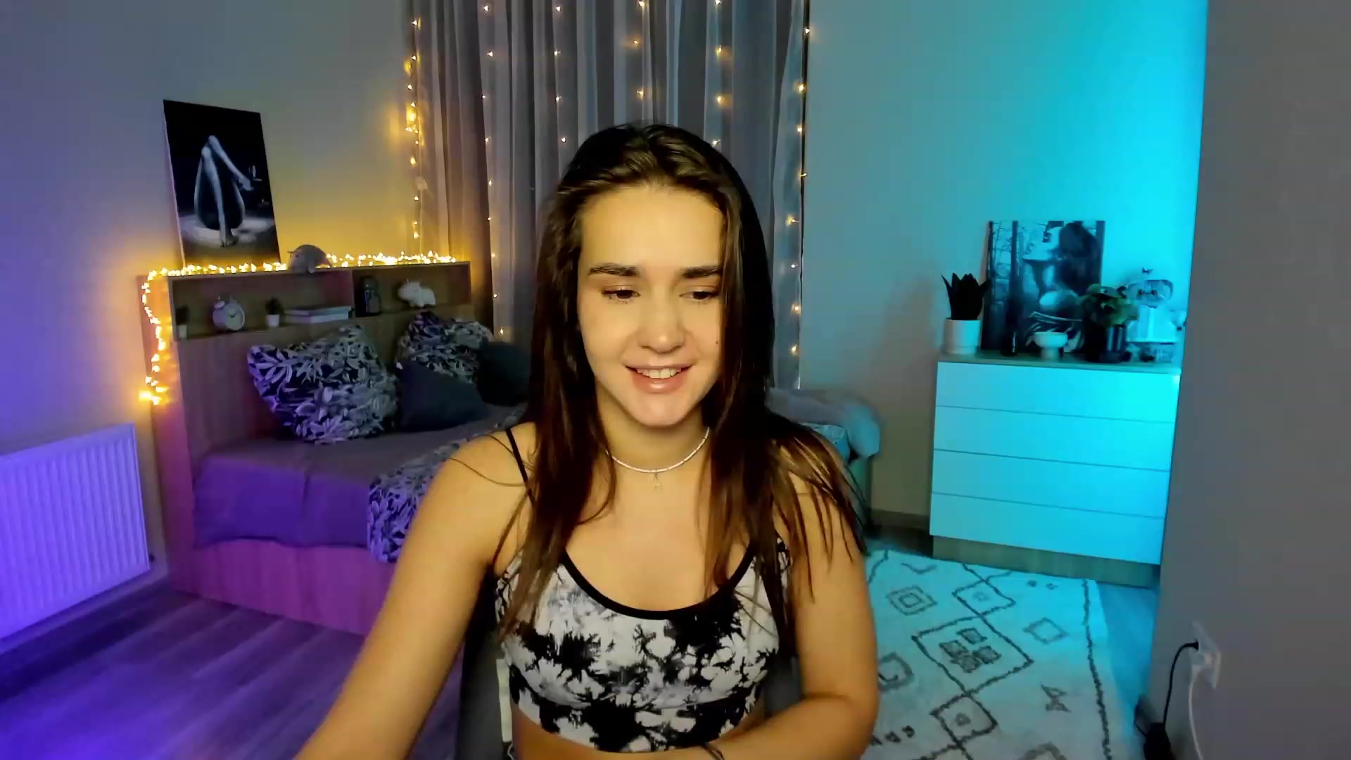 Gallery image thumbnail from Ellies_Smile's myfreecams stream on, 01/29/2024, 12:24 image 18 of 20