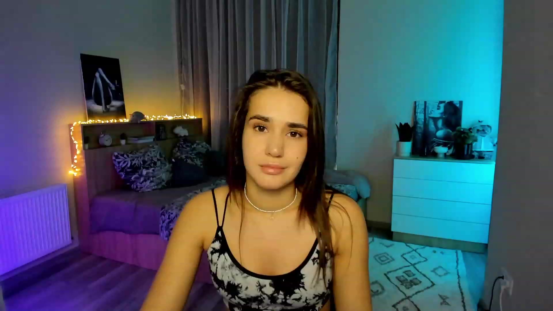 Gallery image thumbnail from Ellies_Smile's myfreecams stream on, 01/29/2024, 12:24 image 5 of 20