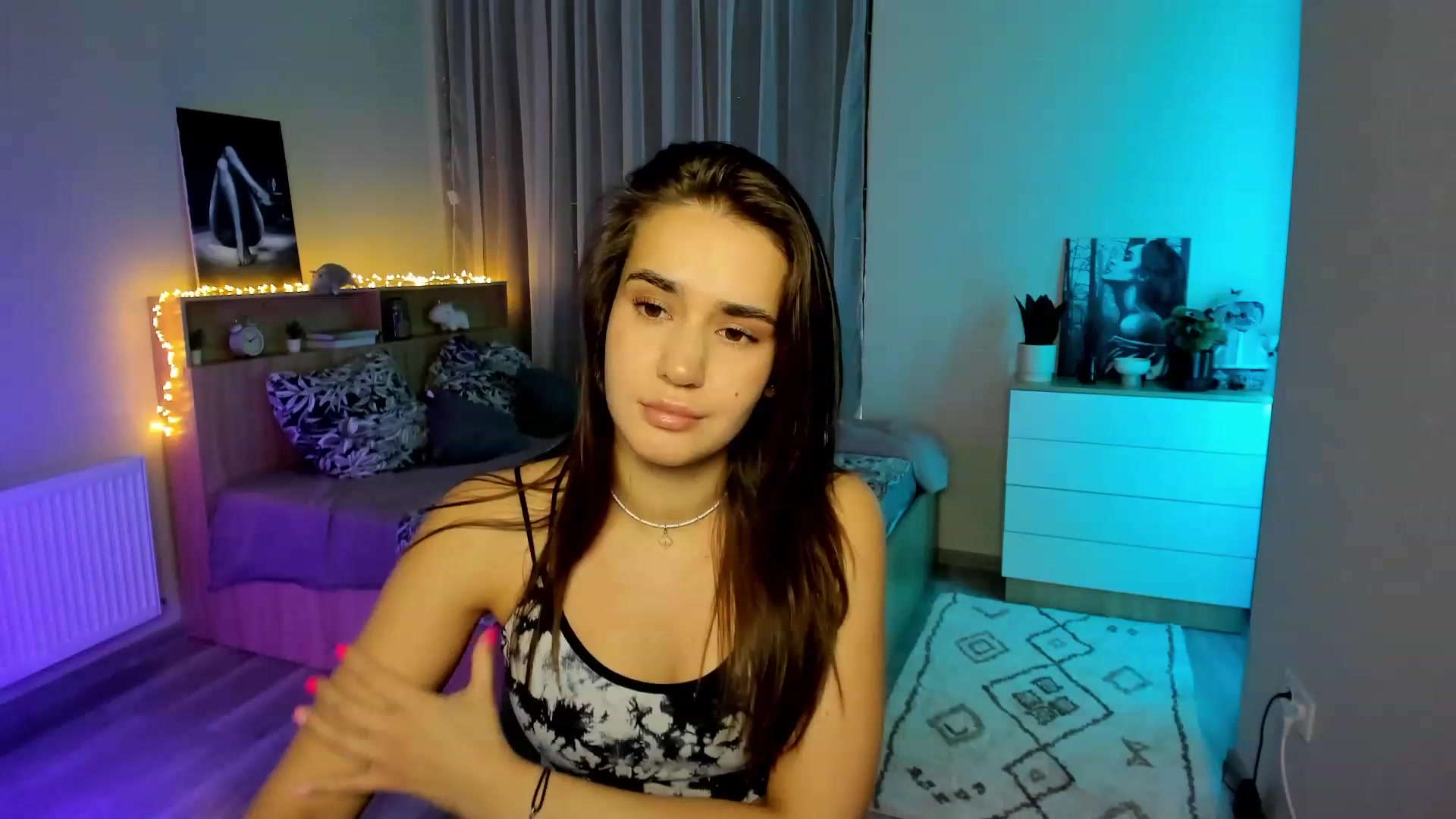 Gallery image thumbnail from Ellies_Smile's myfreecams stream on, 01/29/2024, 12:24 image 16 of 20