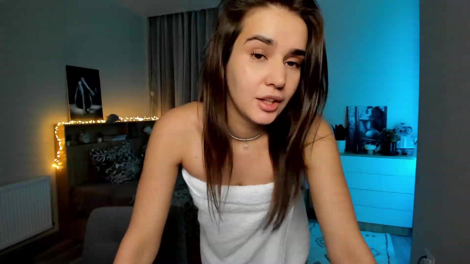 Gallery image thumbnail from Ellies_Smile's myfreecams stream on, 01/29/2024, 14:33 image 9 of 20