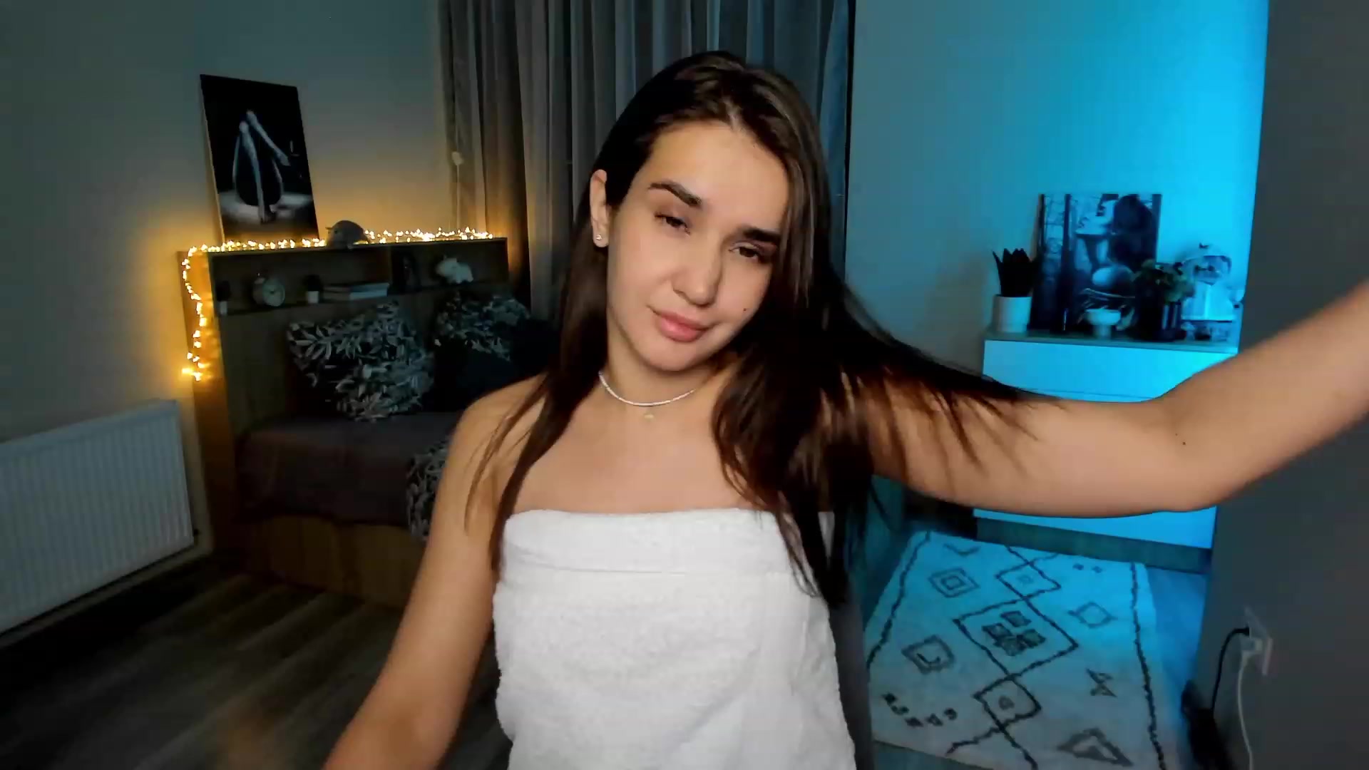 Gallery image thumbnail from Ellies_Smile's myfreecams stream on, 01/29/2024, 14:33 image 13 of 20