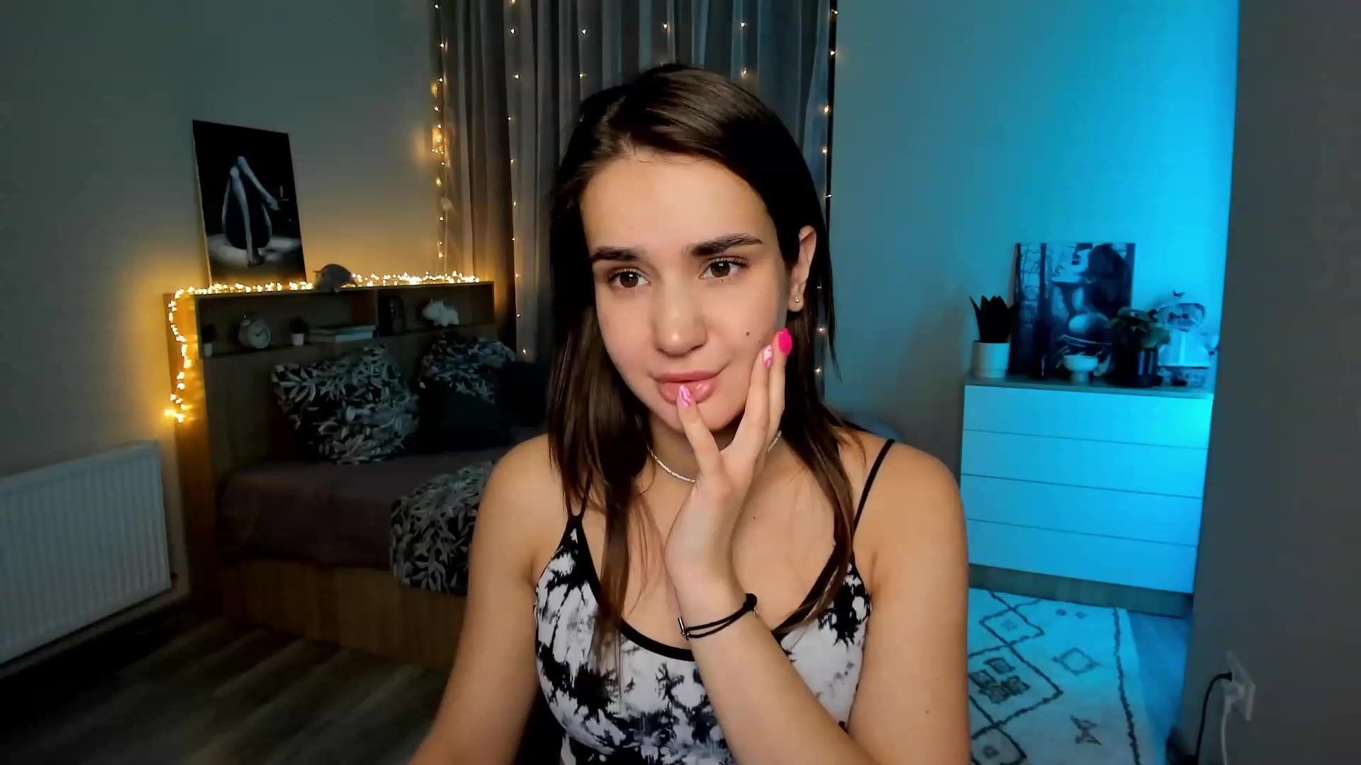 Gallery image thumbnail from Ellies_Smile's myfreecams stream on, 01/29/2024, 15:26 image 17 of 20