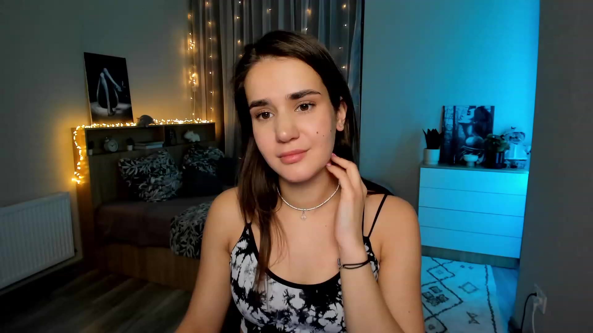 Gallery image thumbnail from Ellies_Smile's myfreecams stream on, 01/29/2024, 15:26 image 16 of 20