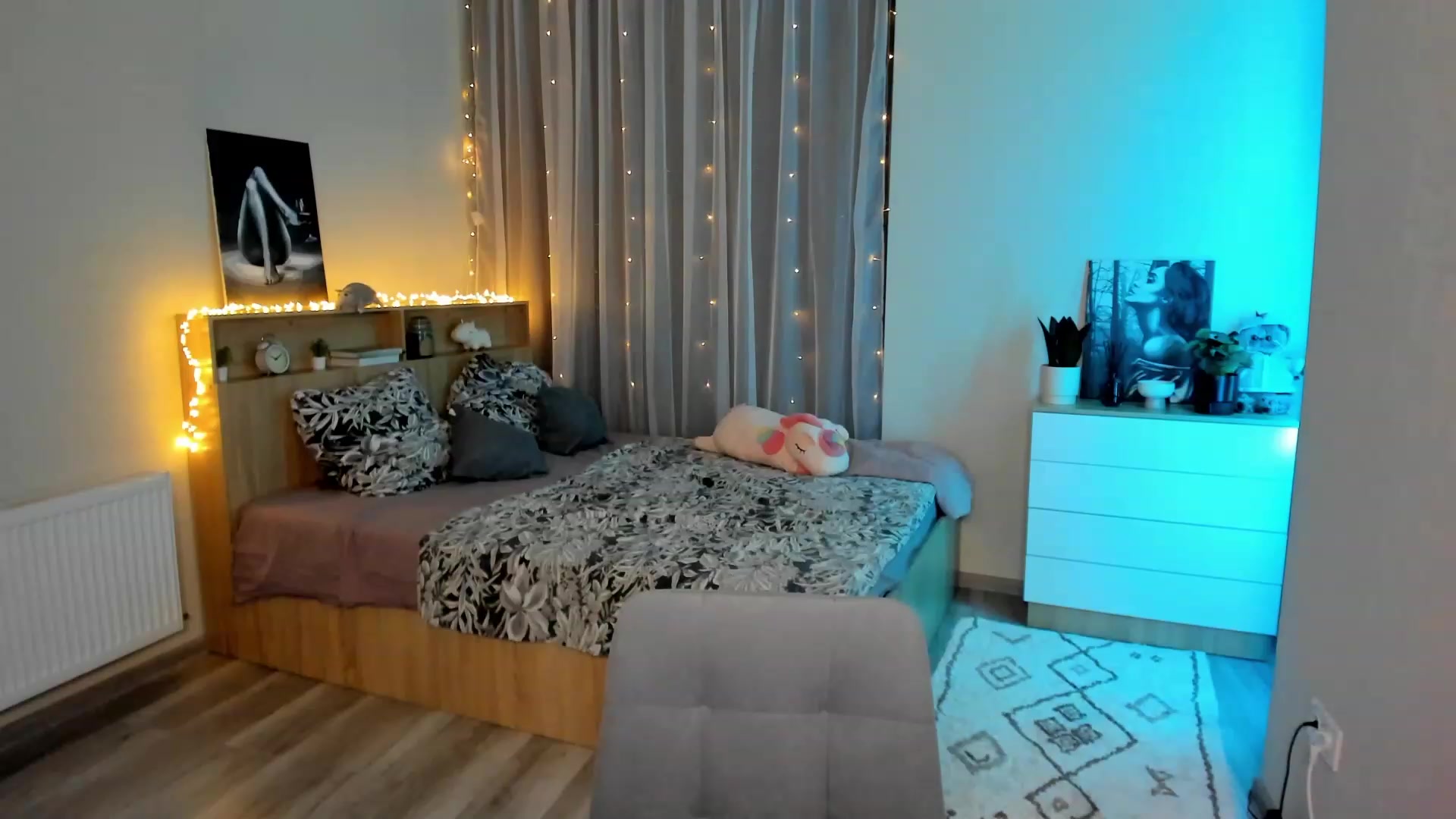 Gallery image thumbnail from Ellies_Smile's myfreecams stream on, 01/29/2024, 15:26 image 6 of 20