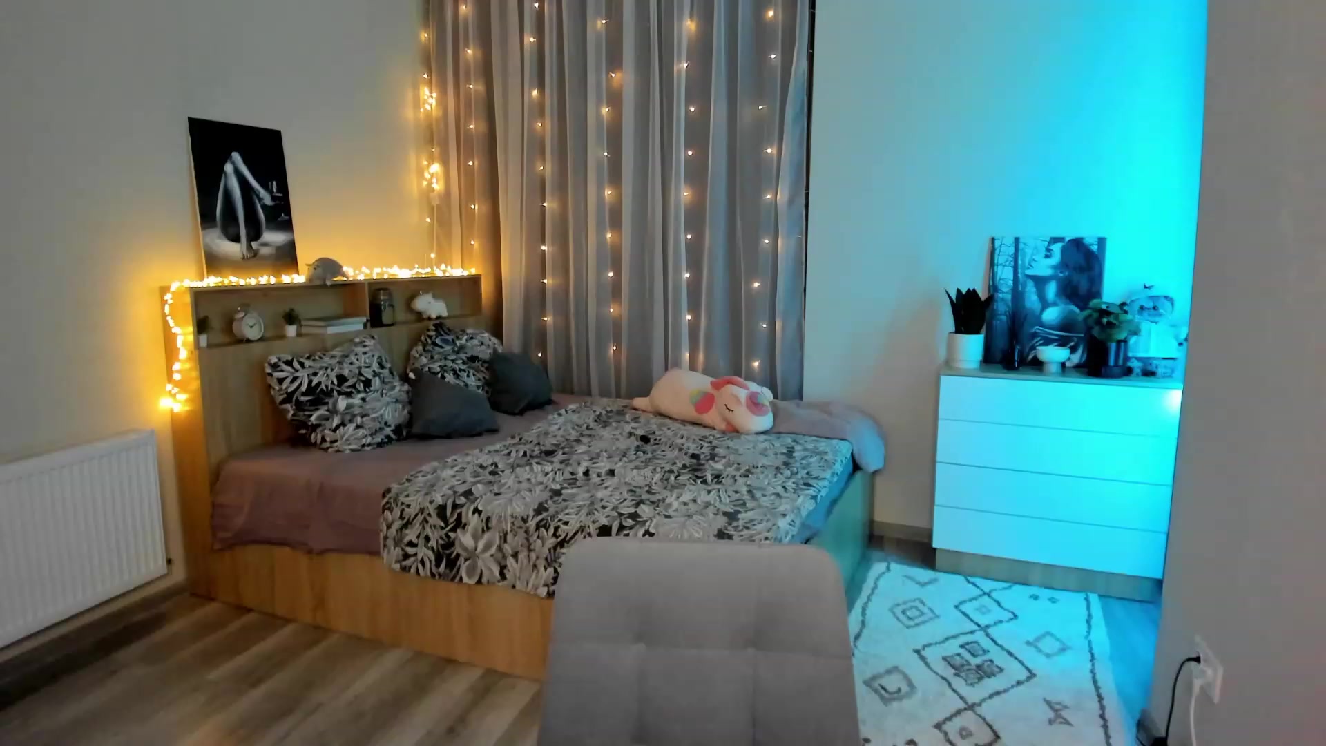Gallery image thumbnail from Ellies_Smile's myfreecams stream on, 01/29/2024, 15:26 image 5 of 20