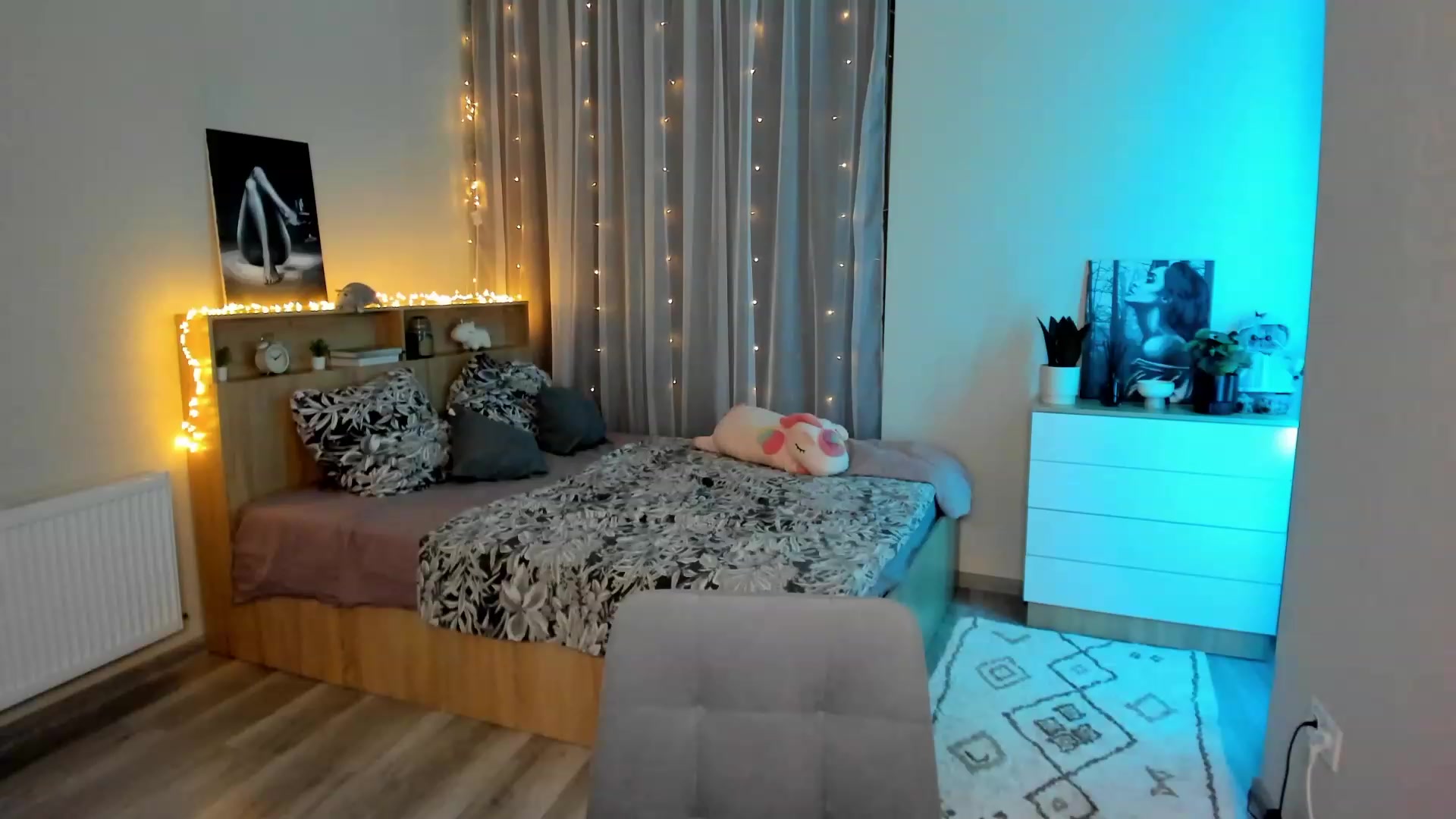 Gallery image thumbnail from Ellies_Smile's myfreecams stream on, 01/29/2024, 15:26 image 1 of 20