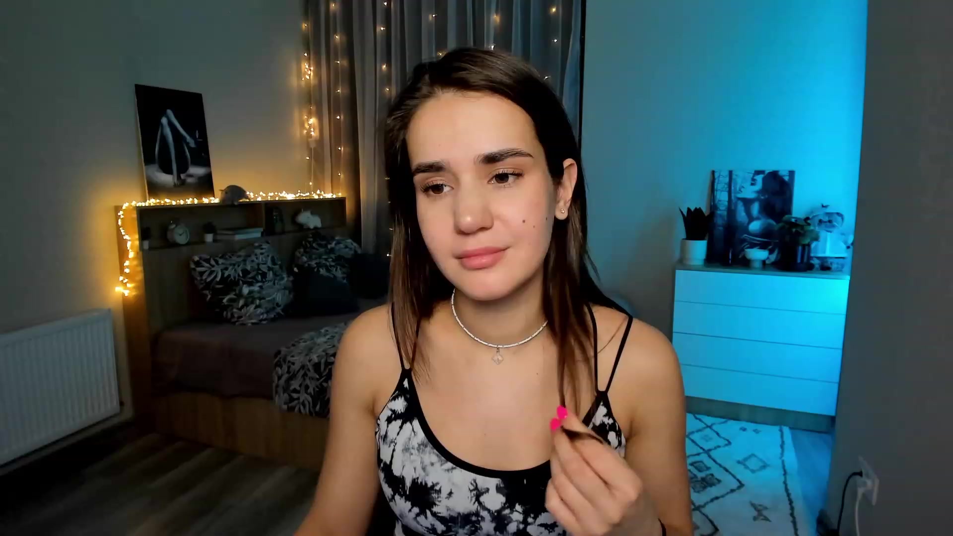 Gallery image thumbnail from Ellies_Smile's myfreecams stream on, 01/29/2024, 15:26 image 13 of 20