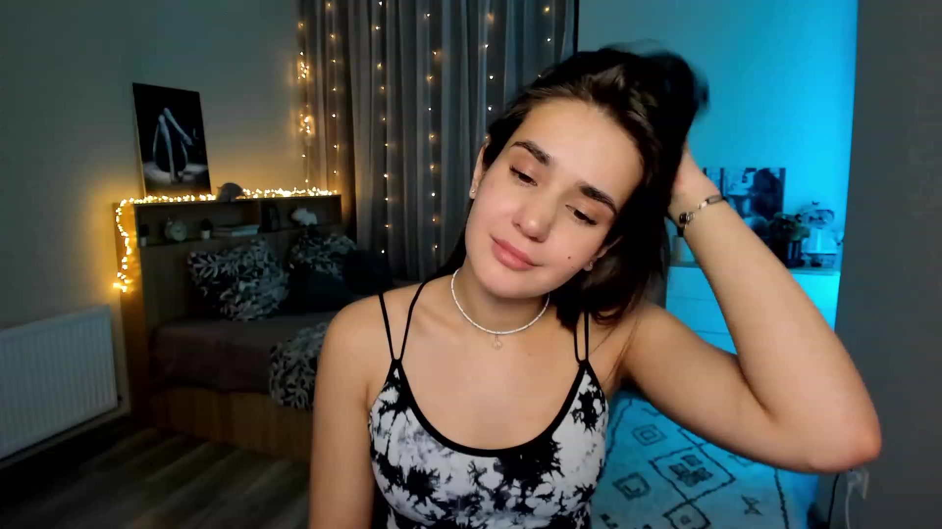 Gallery image thumbnail from Ellies_Smile's myfreecams stream on, 01/29/2024, 15:26 image 12 of 20