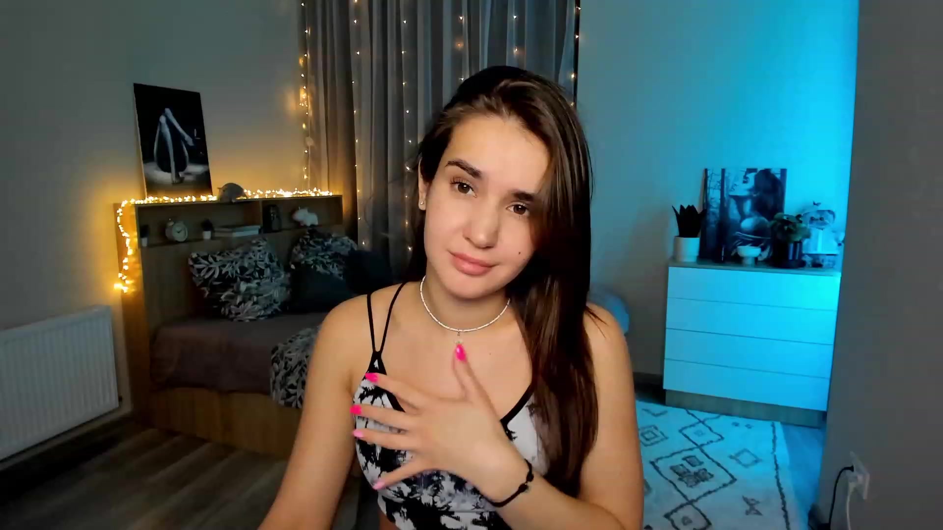 Gallery image thumbnail from Ellies_Smile's myfreecams stream on, 01/29/2024, 15:26 image 7 of 20