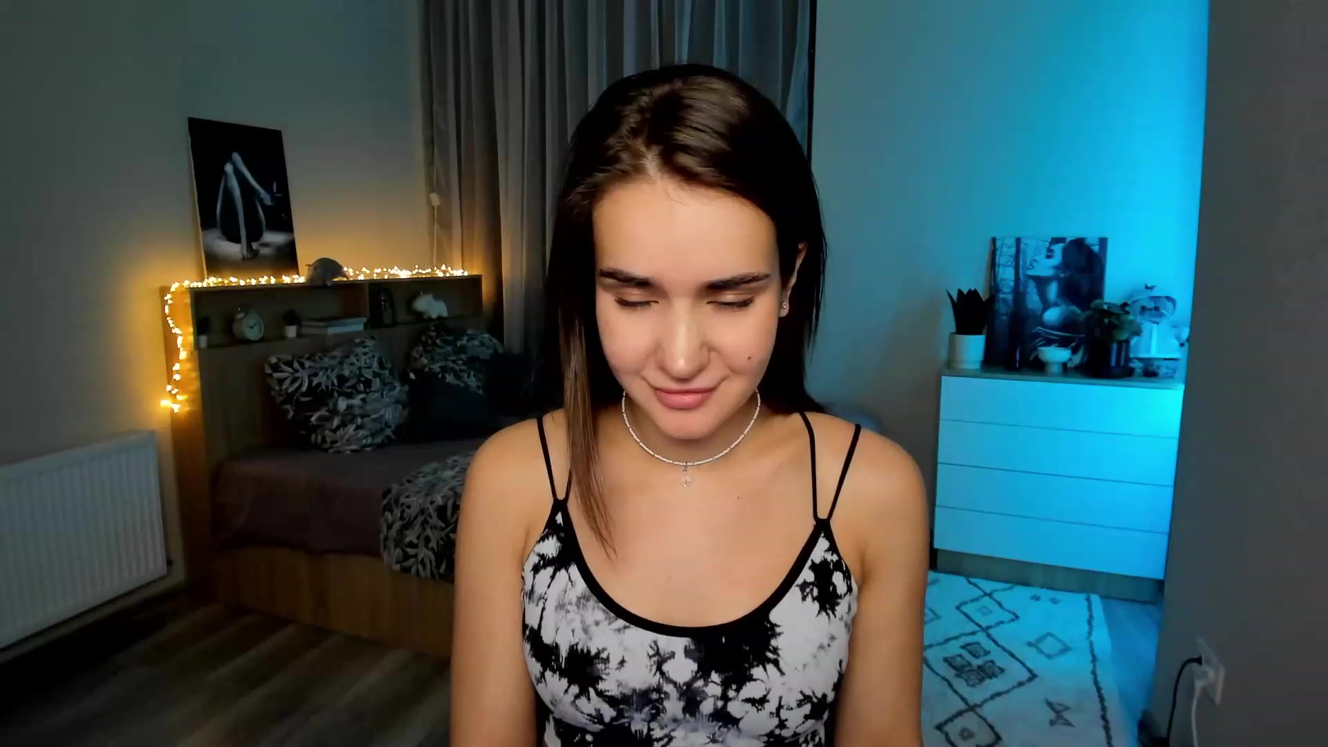Gallery image thumbnail from Ellies_Smile's myfreecams stream on, 01/29/2024, 15:26 image 14 of 20