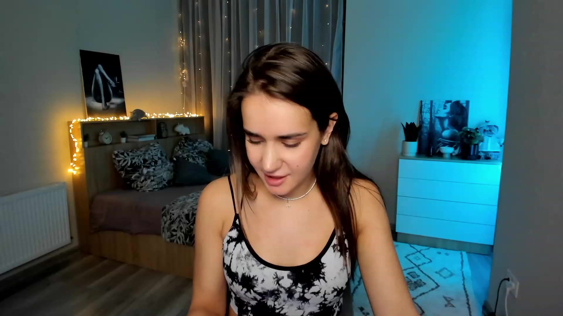 Gallery image thumbnail from Ellies_Smile's myfreecams stream on, 01/29/2024, 15:26 image 9 of 20