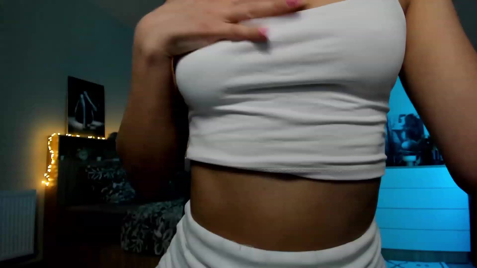 Gallery image thumbnail from Ellies_Smile's myfreecams stream on, 01/29/2024, 16:14 image 16 of 20