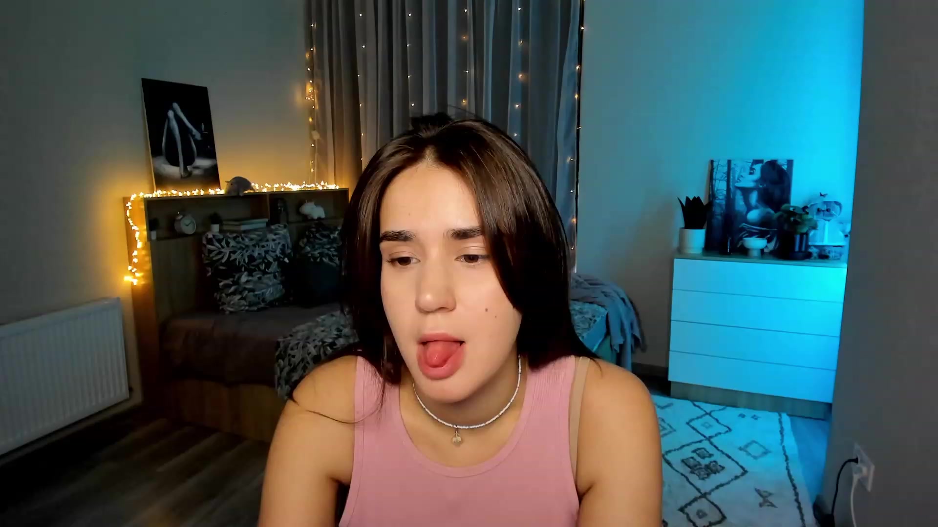 Gallery image thumbnail from Ellies_Smile's myfreecams stream on, 01/30/2024, 12:10 image 1 of 20