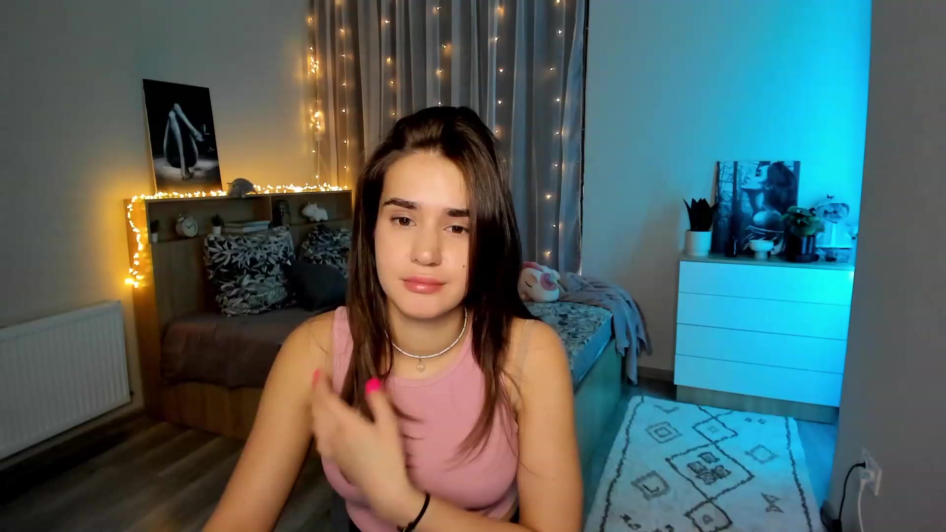 Gallery image thumbnail from Ellies_Smile's myfreecams stream on, 01/30/2024, 12:10 image 3 of 20