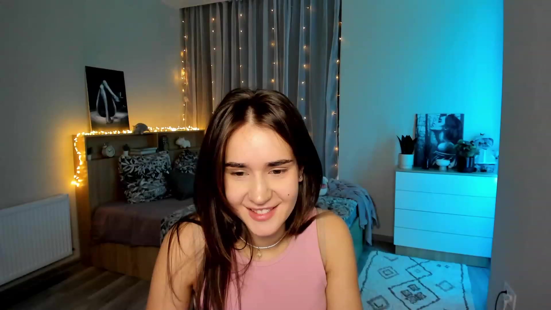 Gallery image thumbnail from Ellies_Smile's myfreecams stream on, 01/30/2024, 12:10 image 18 of 20