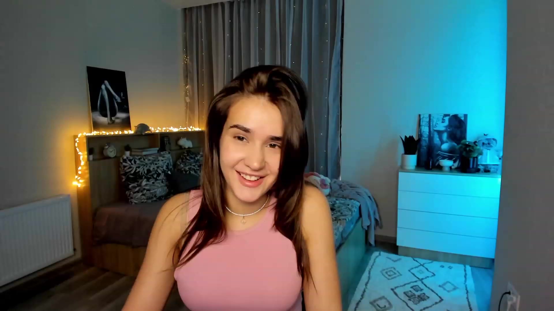 Gallery image thumbnail from Ellies_Smile's myfreecams stream on, 01/30/2024, 12:31 image 4 of 20