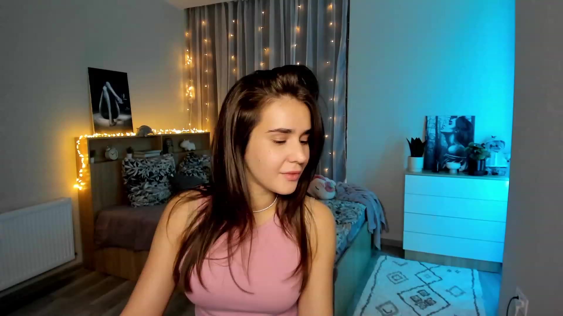 Gallery image thumbnail from Ellies_Smile's myfreecams stream on, 01/30/2024, 12:31 image 3 of 20