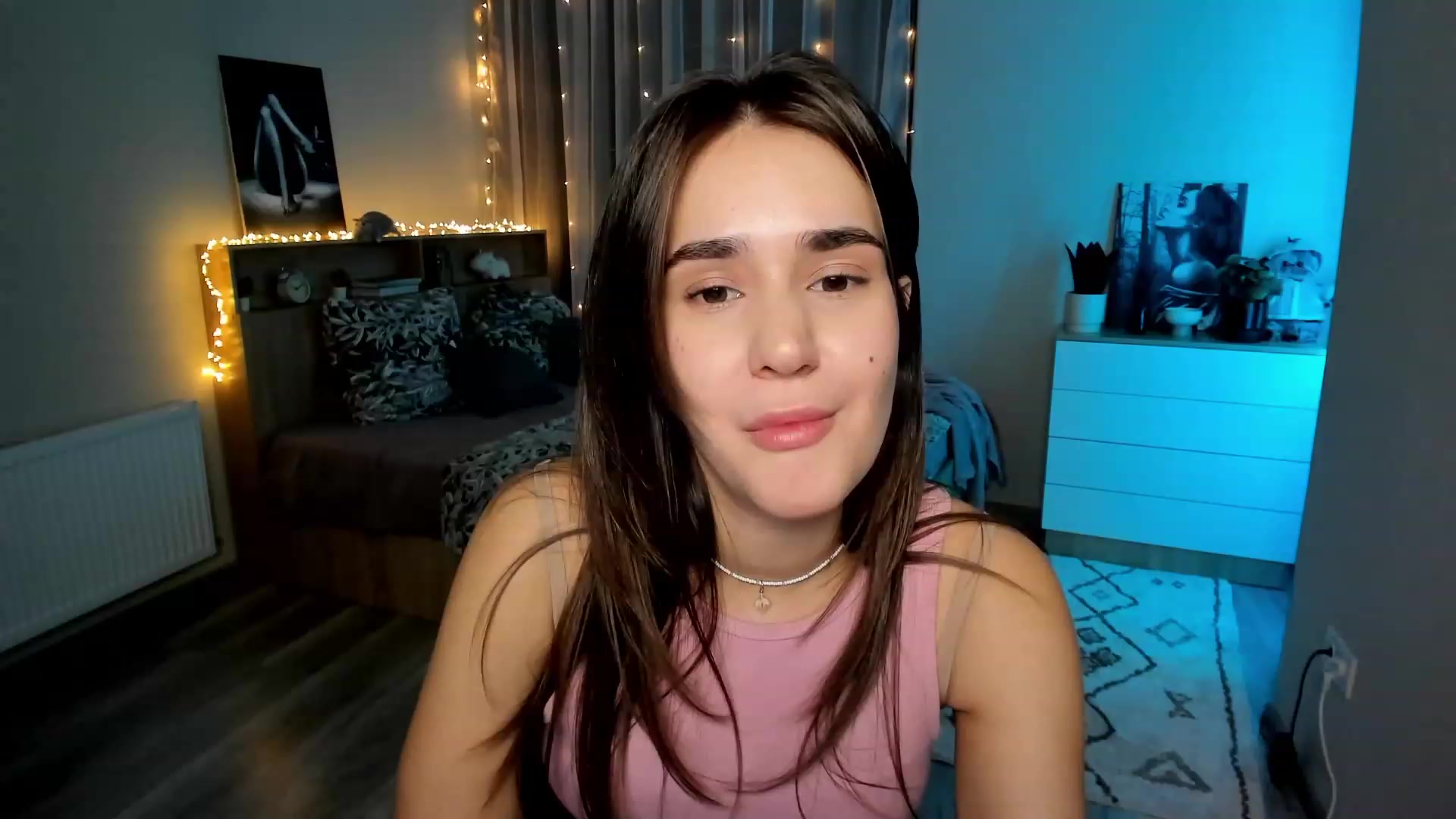 Gallery image thumbnail from Ellies_Smile's myfreecams stream on, 01/30/2024, 12:31 image 17 of 20