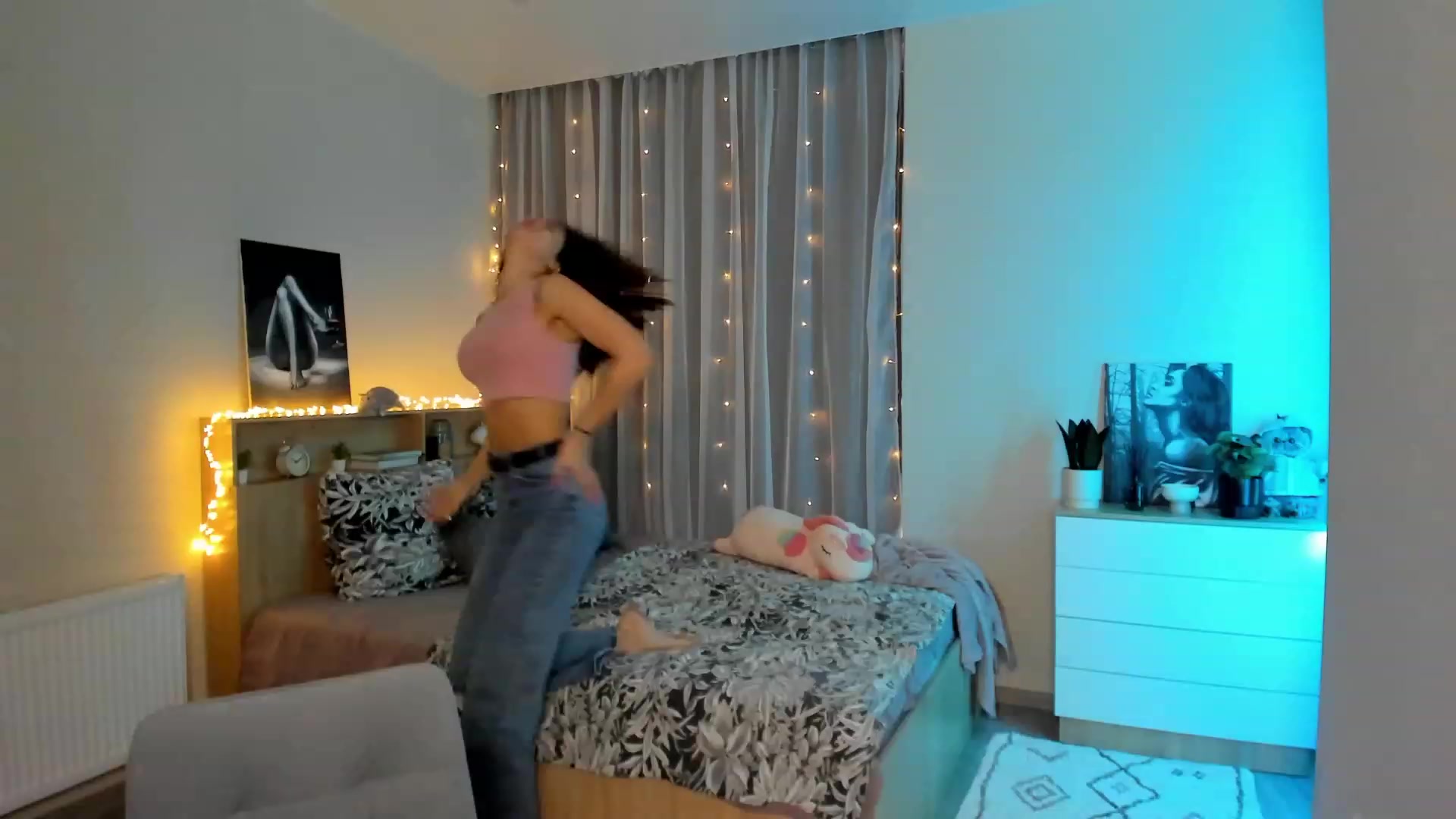 Gallery image thumbnail from Ellies_Smile's myfreecams stream on, 01/30/2024, 12:31 image 7 of 20