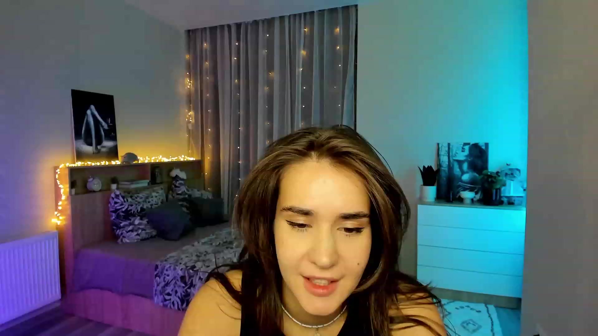 Gallery image thumbnail from Ellies_Smile's myfreecams stream on, 02/01/2024, 13:38 image 6 of 20