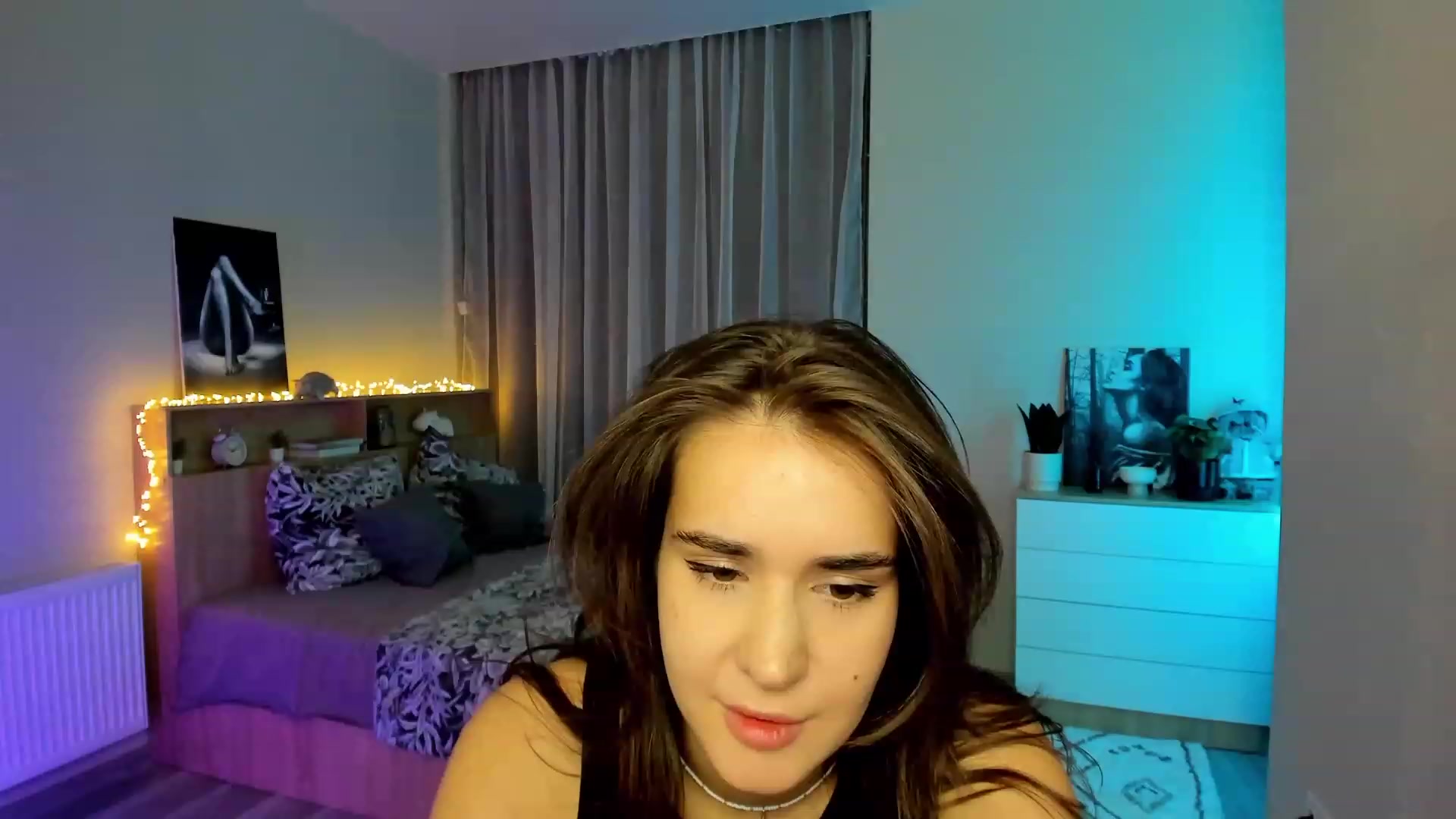 Gallery image thumbnail from Ellies_Smile's myfreecams stream on, 02/01/2024, 13:38 image 5 of 20