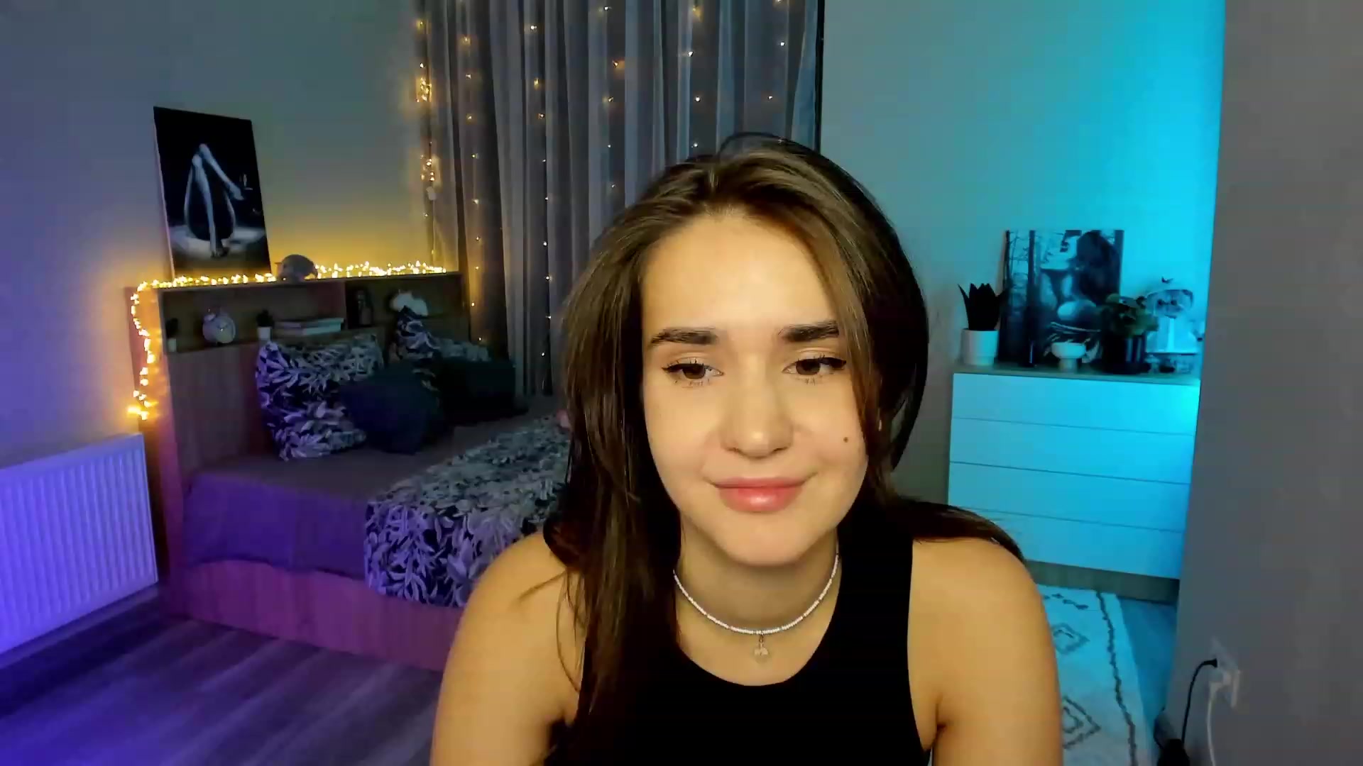 Gallery image thumbnail from Ellies_Smile's myfreecams stream on, 02/01/2024, 13:38 image 14 of 20