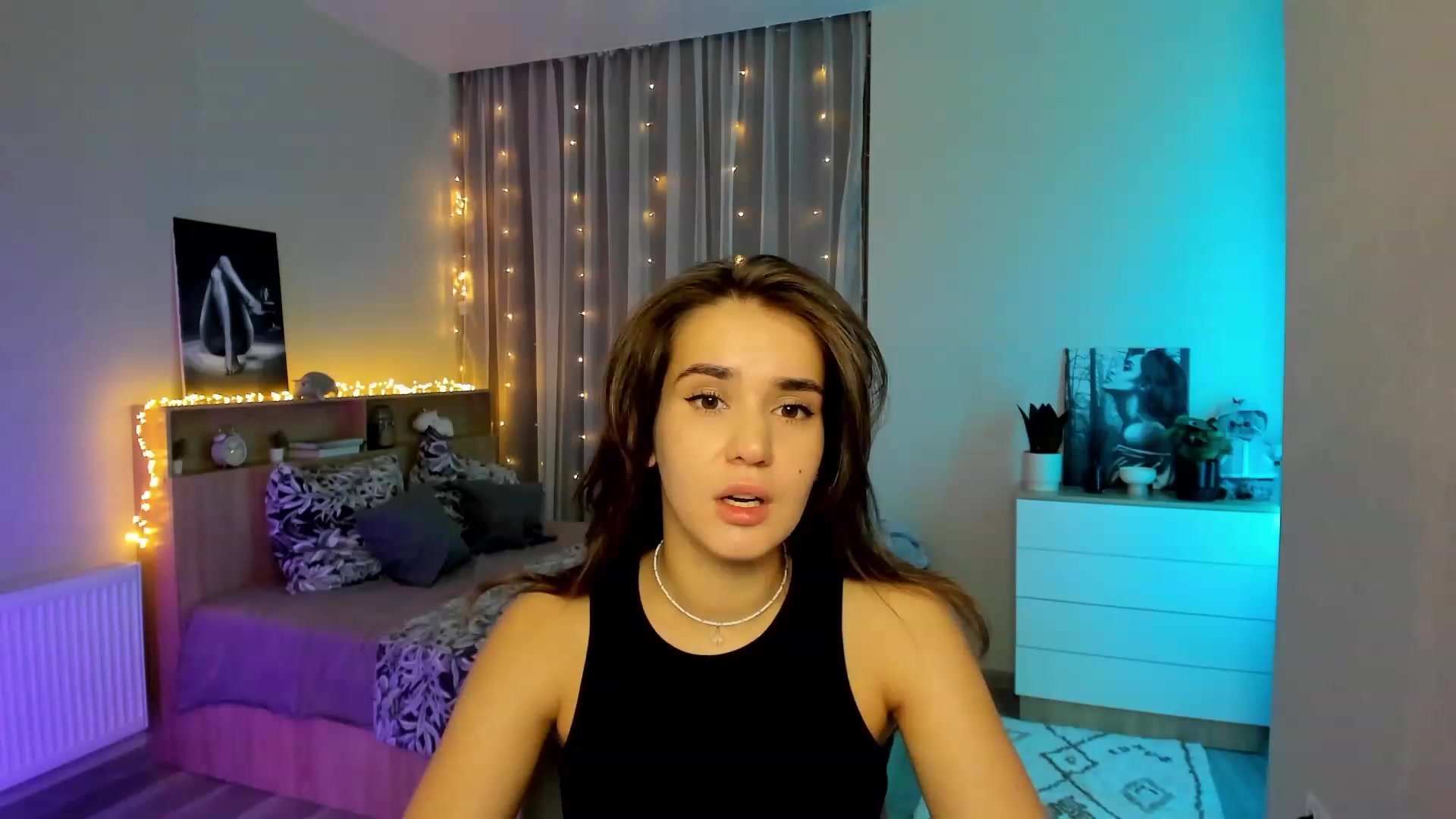Gallery image thumbnail from Ellies_Smile's myfreecams stream on, 02/01/2024, 13:38 image 3 of 20