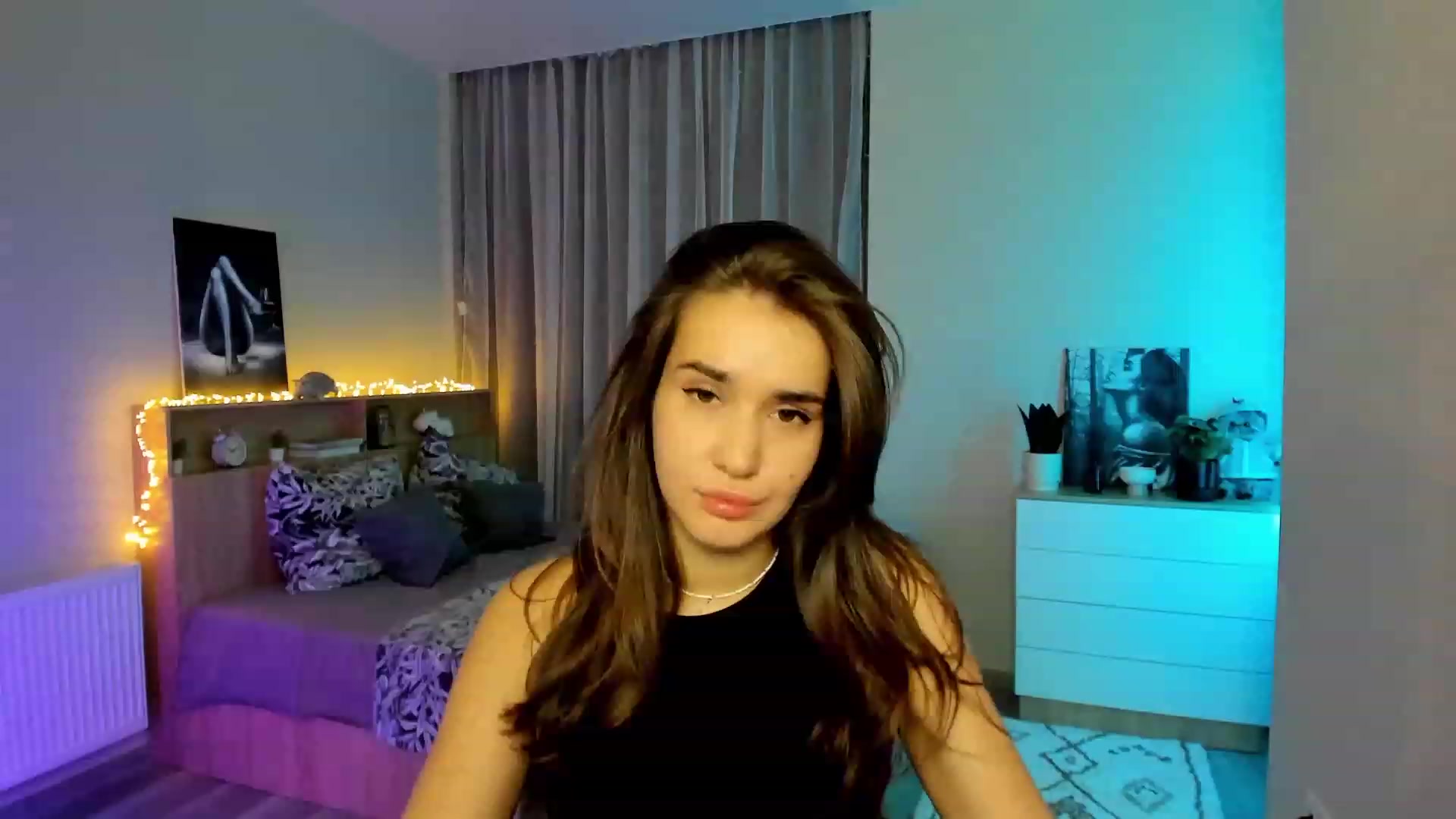 Gallery image thumbnail from Ellies_Smile's myfreecams stream on, 02/01/2024, 13:38 image 2 of 20
