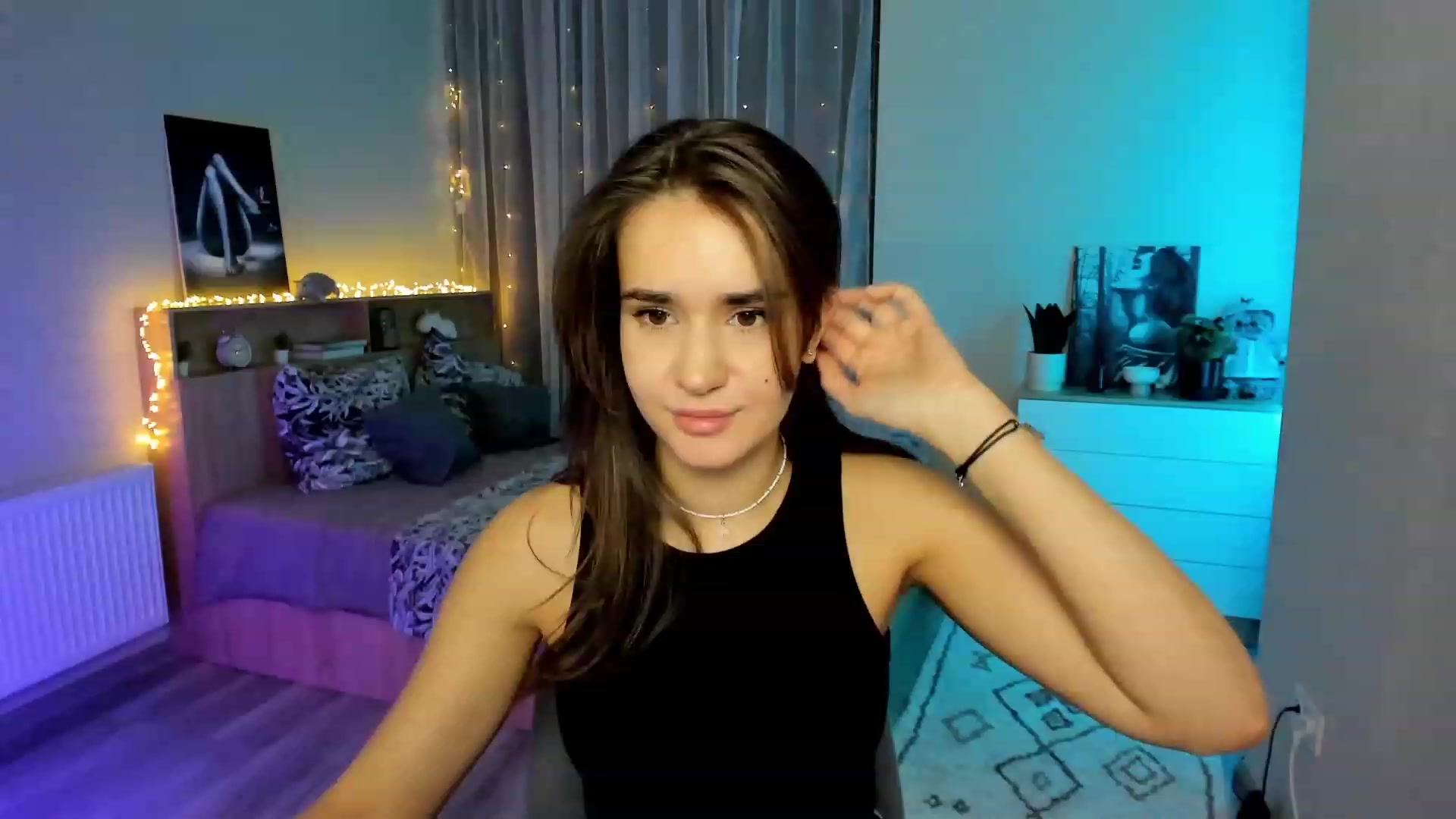 Gallery image thumbnail from Ellies_Smile's myfreecams stream on, 02/01/2024, 13:38 image 15 of 20