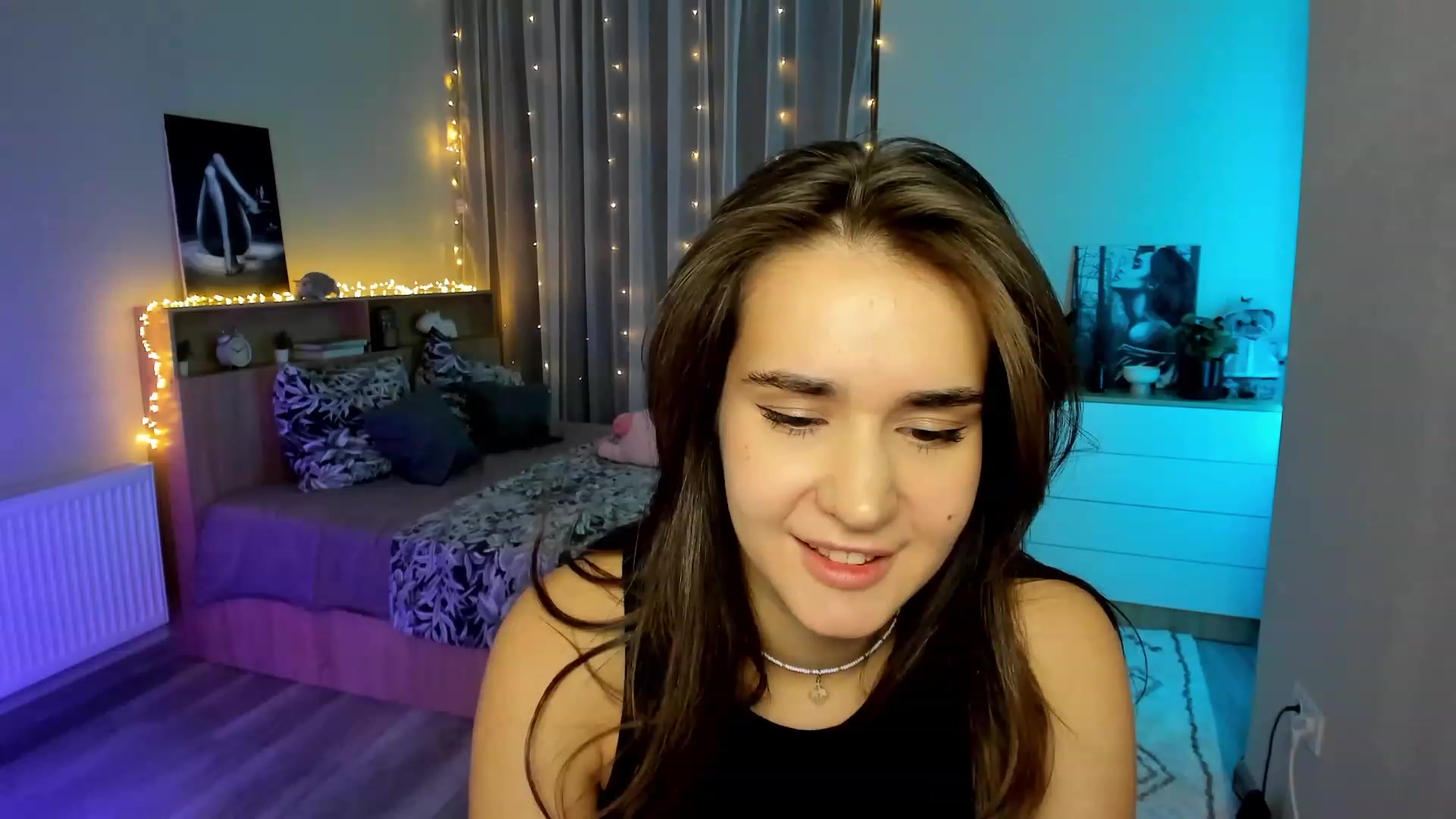 Gallery image thumbnail from Ellies_Smile's myfreecams stream on, 02/01/2024, 13:38 image 11 of 20