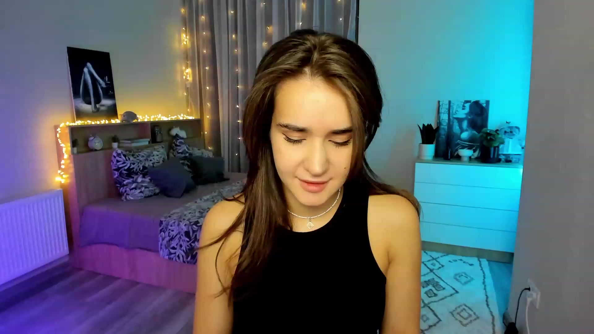 Gallery image thumbnail from Ellies_Smile's myfreecams stream on, 02/01/2024, 13:38 image 12 of 20