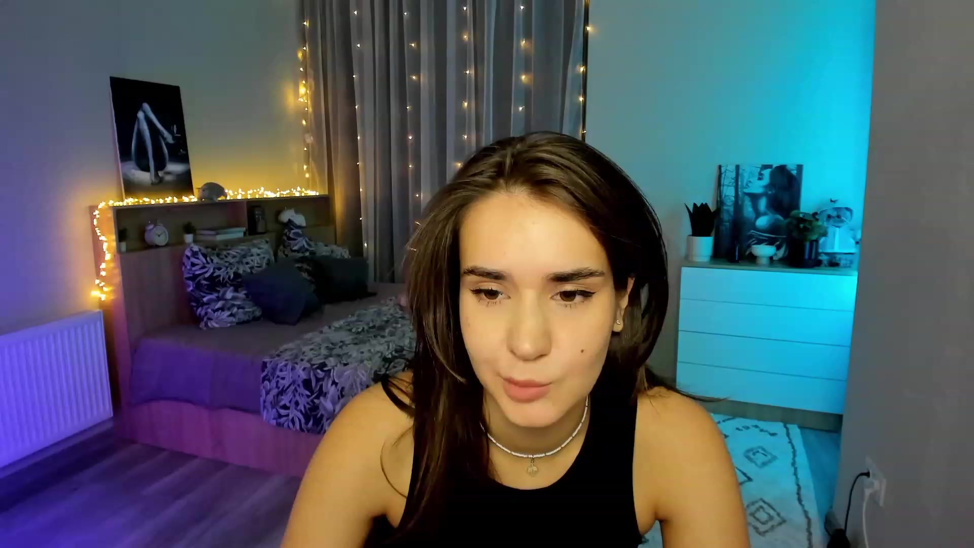Gallery image thumbnail from Ellies_Smile's myfreecams stream on, 02/01/2024, 13:38 image 17 of 20