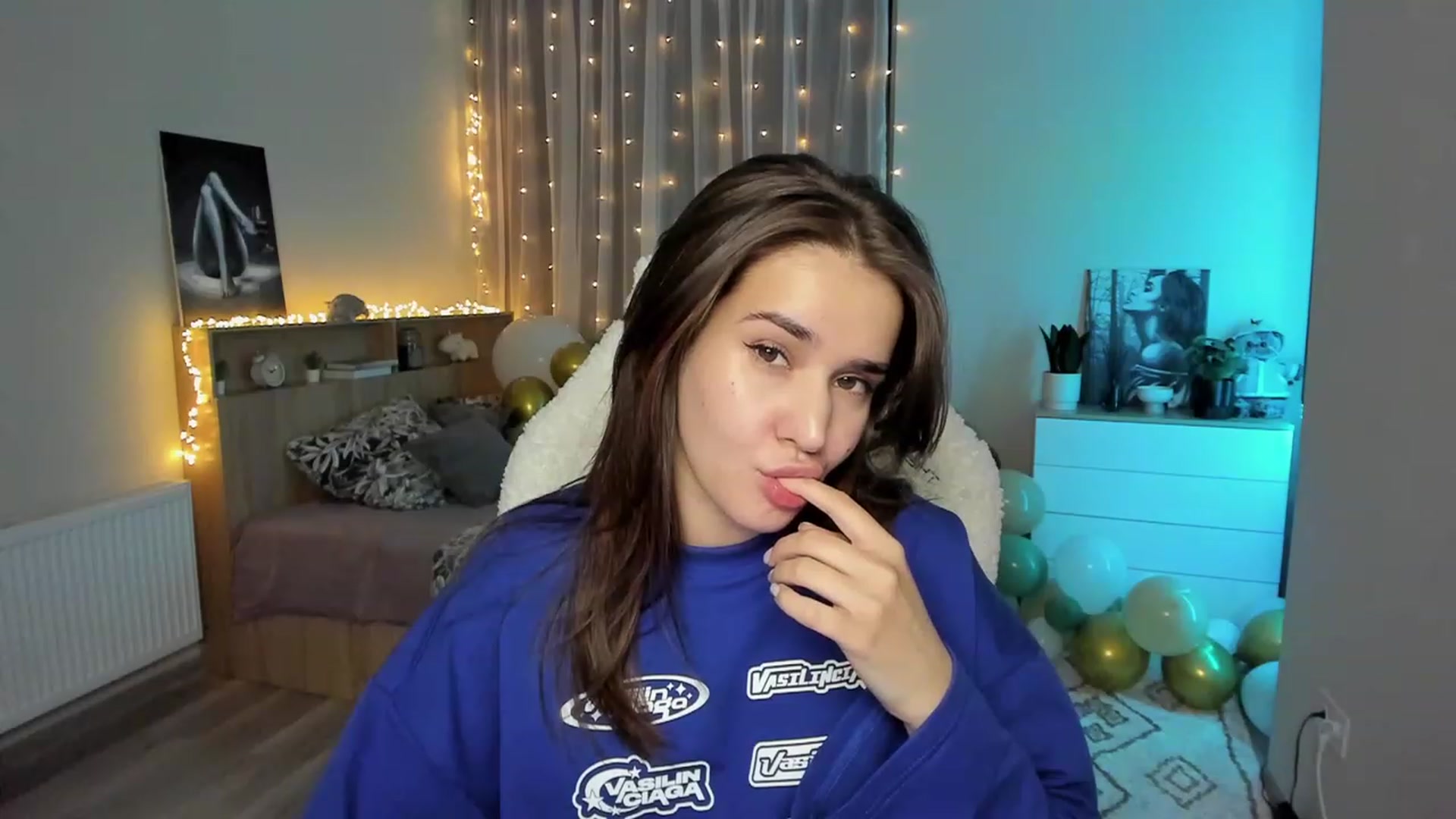 Gallery image thumbnail from Ellies_Smile's myfreecams stream on, 02/12/2024, 15:34 image 19 of 20