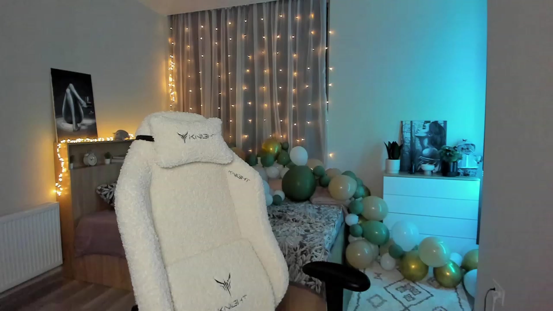 Gallery image thumbnail from Ellies_Smile's myfreecams stream on, 02/12/2024, 15:34 image 1 of 20