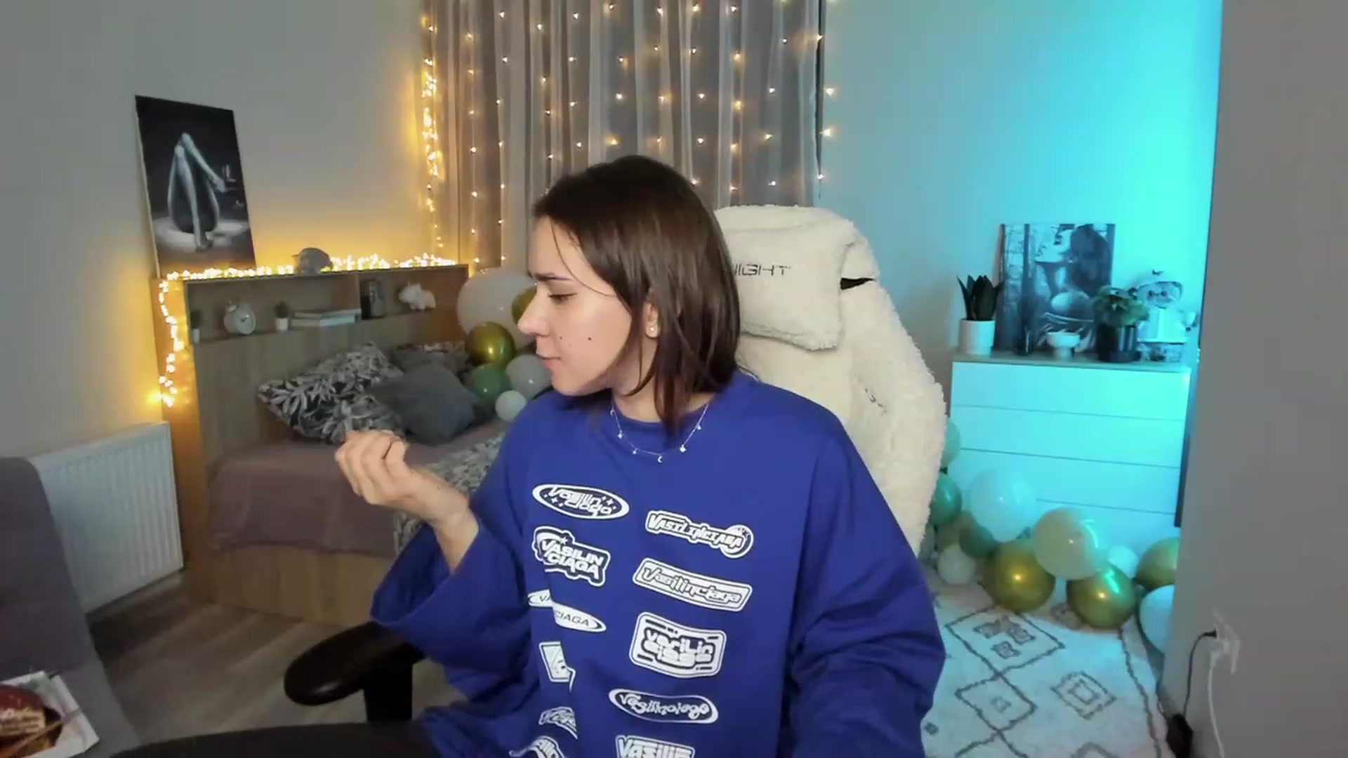 Gallery image thumbnail from Ellies_Smile's myfreecams stream on, 02/12/2024, 15:34 image 8 of 20