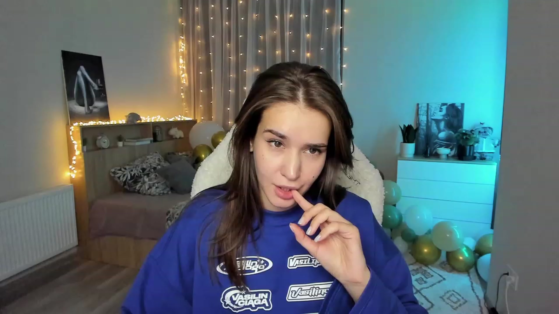 Gallery image thumbnail from Ellies_Smile's myfreecams stream on, 02/12/2024, 15:34 image 18 of 20