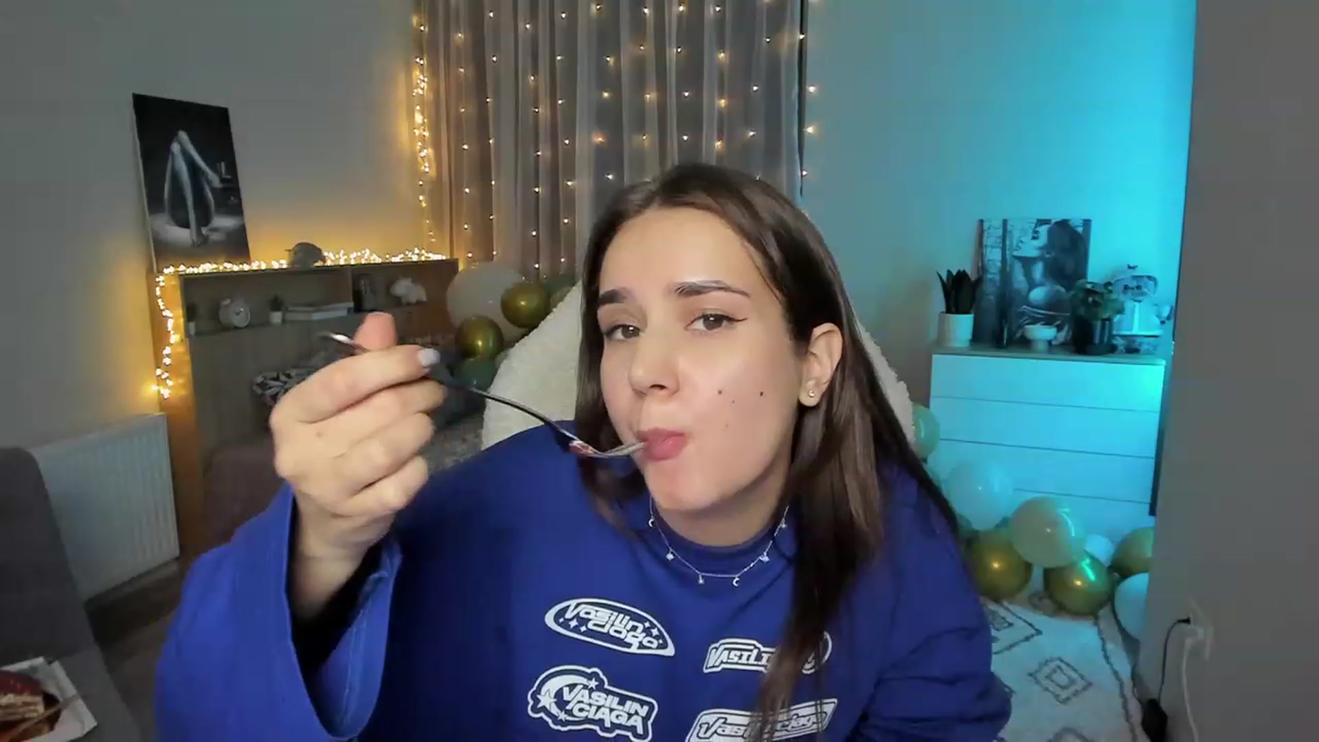 Gallery image thumbnail from Ellies_Smile's myfreecams stream on, 02/12/2024, 15:34 image 9 of 20