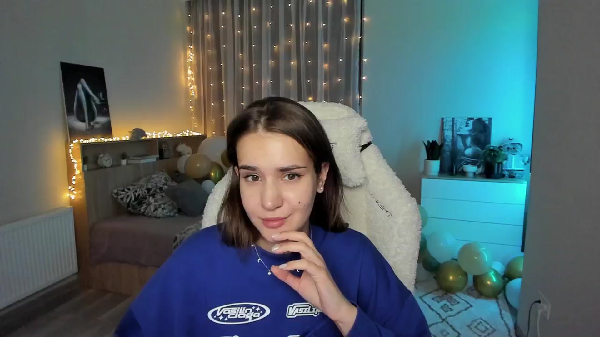 Gallery image thumbnail from Ellies_Smile's myfreecams stream on, 02/12/2024, 18:14 image 6 of 20