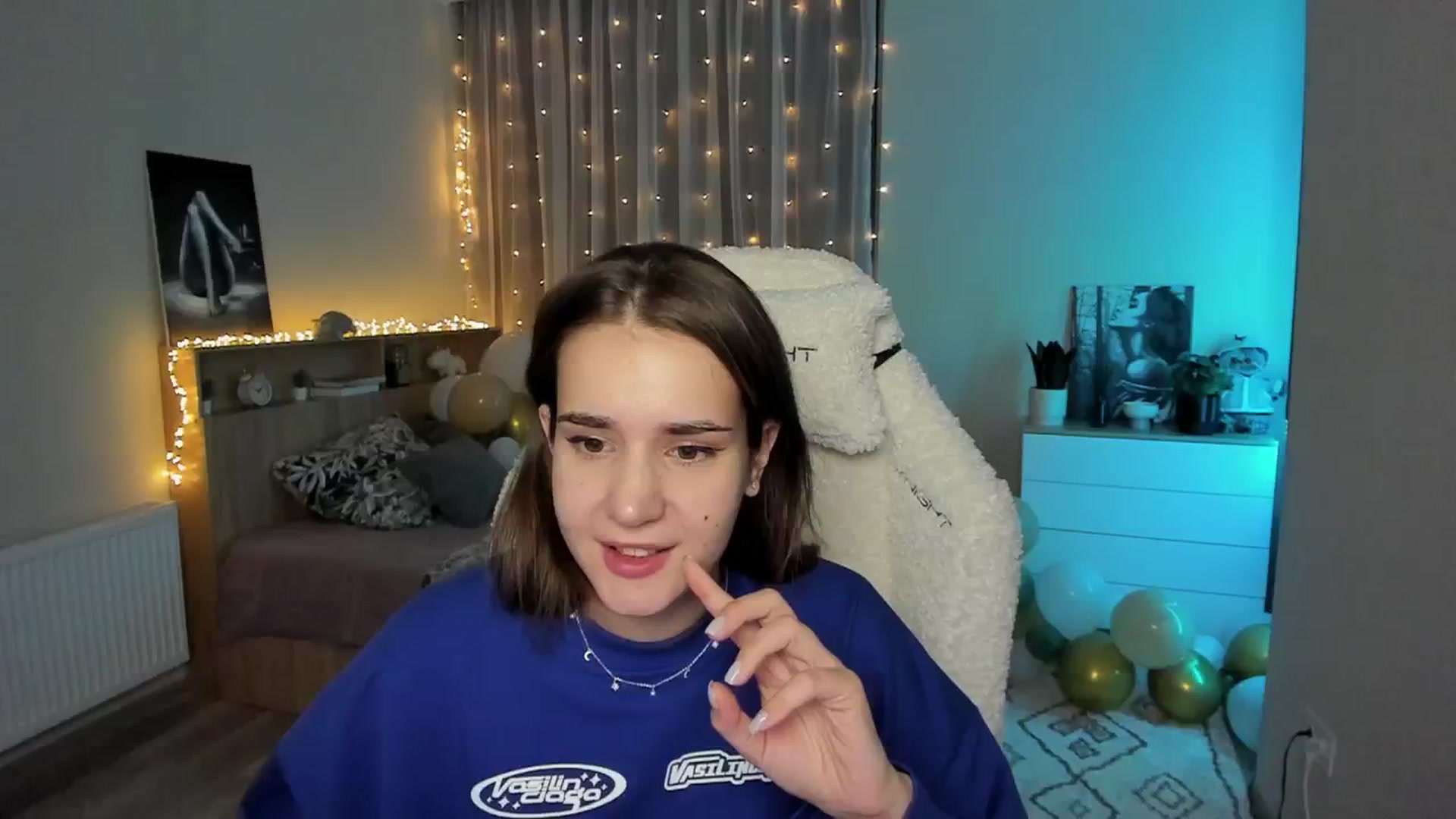 Gallery image thumbnail from Ellies_Smile's myfreecams stream on, 02/12/2024, 18:14 image 3 of 20