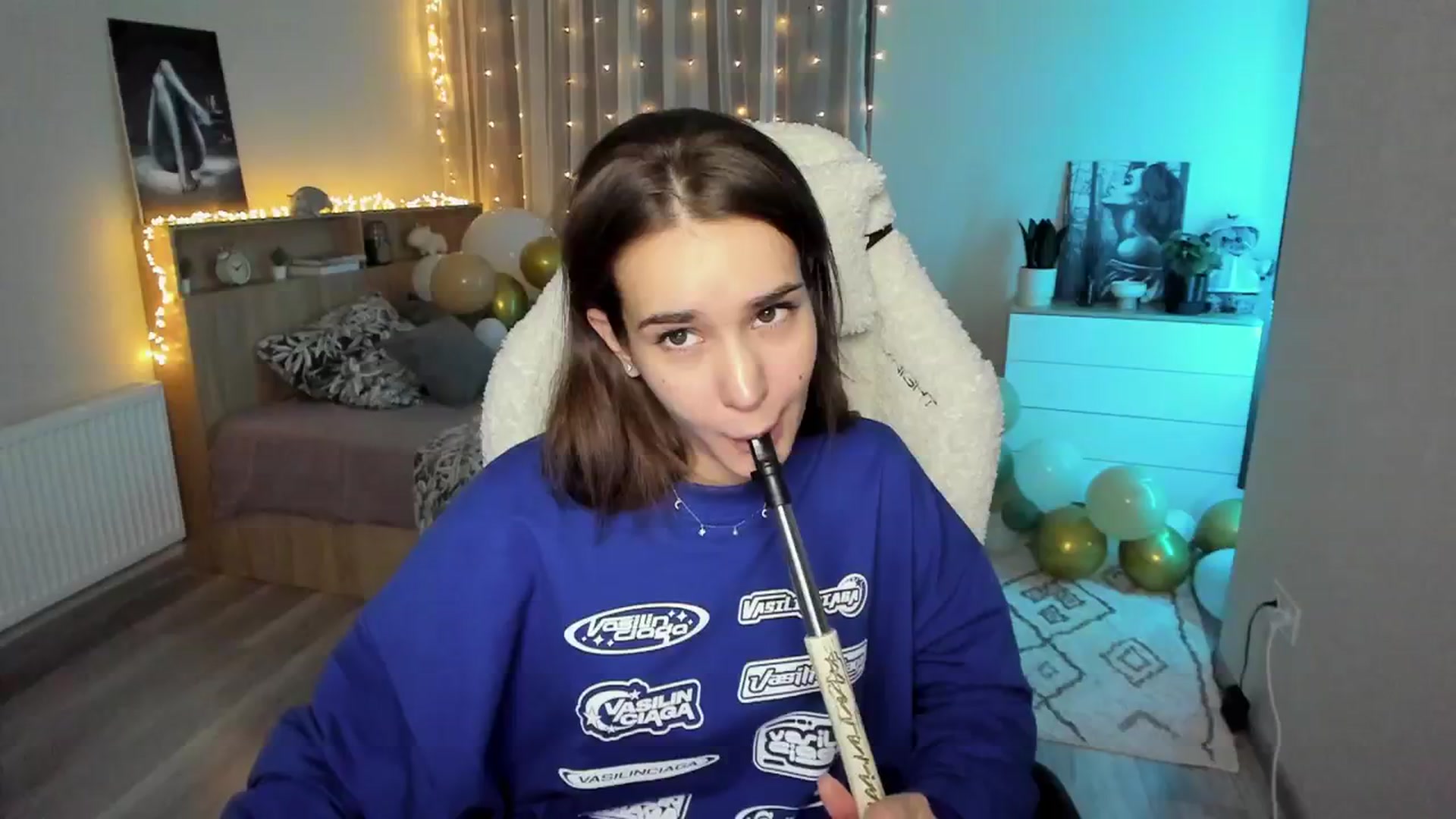 Gallery image thumbnail from Ellies_Smile's myfreecams stream on, 02/12/2024, 18:14 image 17 of 20