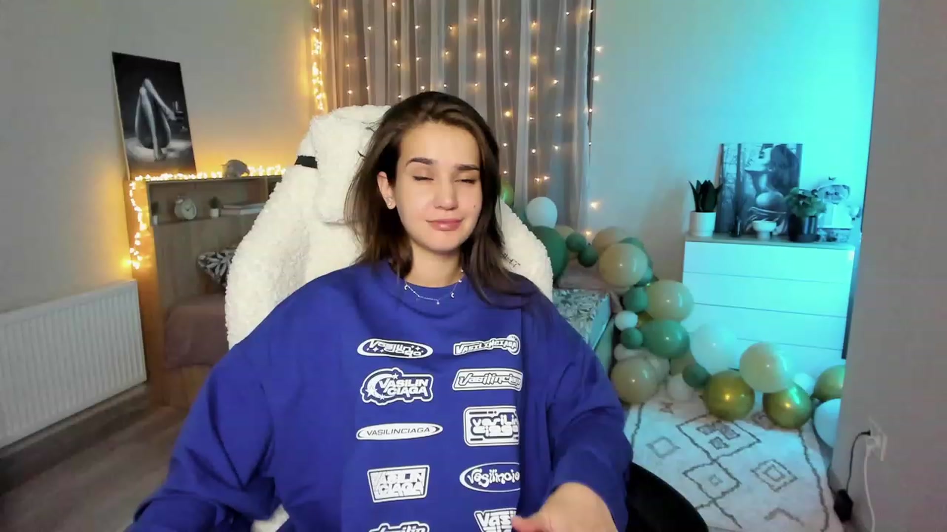 Gallery image thumbnail from Ellies_Smile's myfreecams stream on, 02/12/2024, 19:08 image 1 of 20