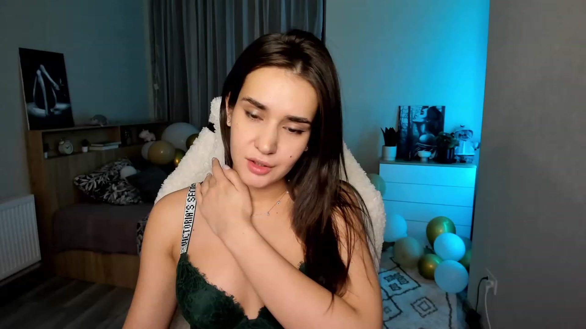 Gallery image thumbnail from Ellies_Smile's myfreecams stream on, 02/13/2024, 16:21 image 4 of 20