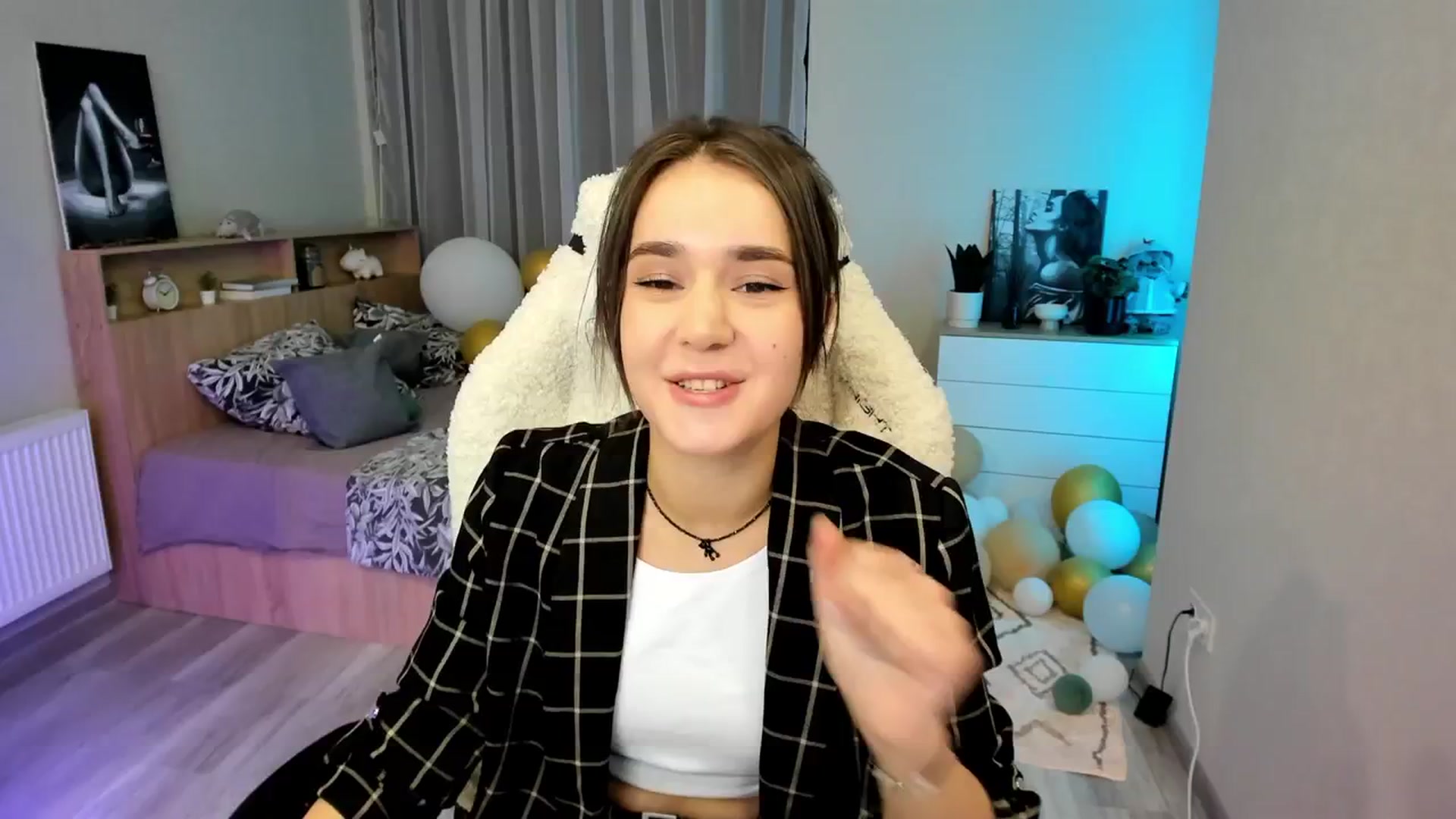 Gallery image thumbnail from Ellies_Smile's myfreecams stream on, 02/15/2024, 15:39 image 10 of 20