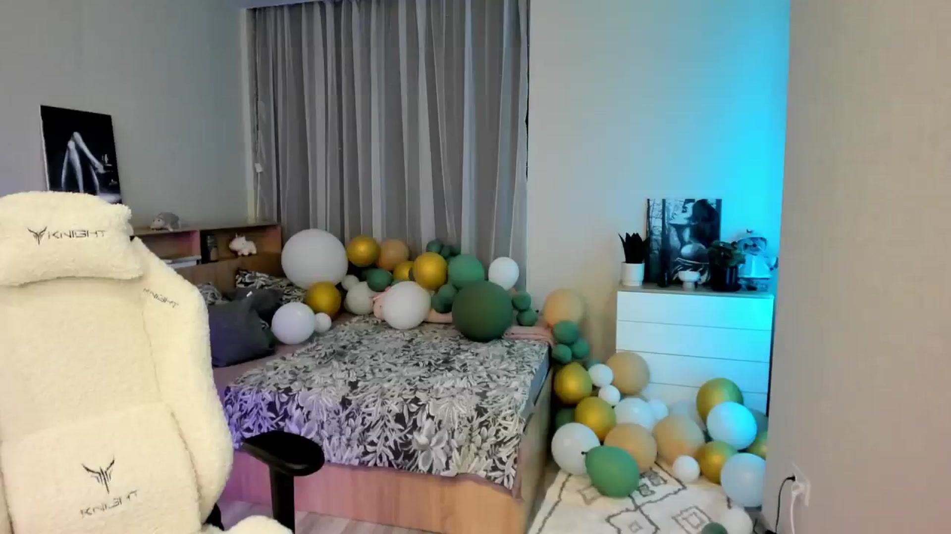 Gallery image thumbnail from Ellies_Smile's myfreecams stream on, 02/15/2024, 15:39 image 18 of 20