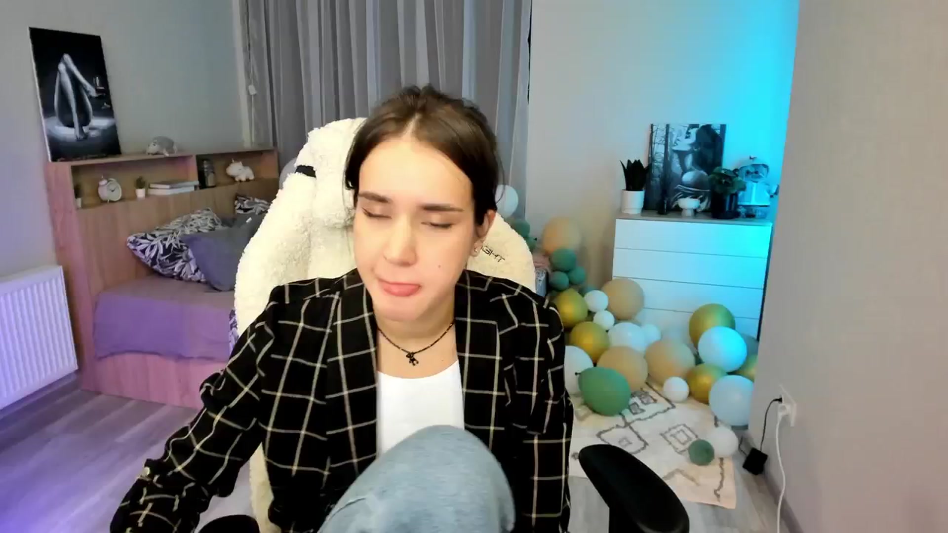 Gallery image thumbnail from Ellies_Smile's myfreecams stream on, 02/15/2024, 15:39 image 20 of 20