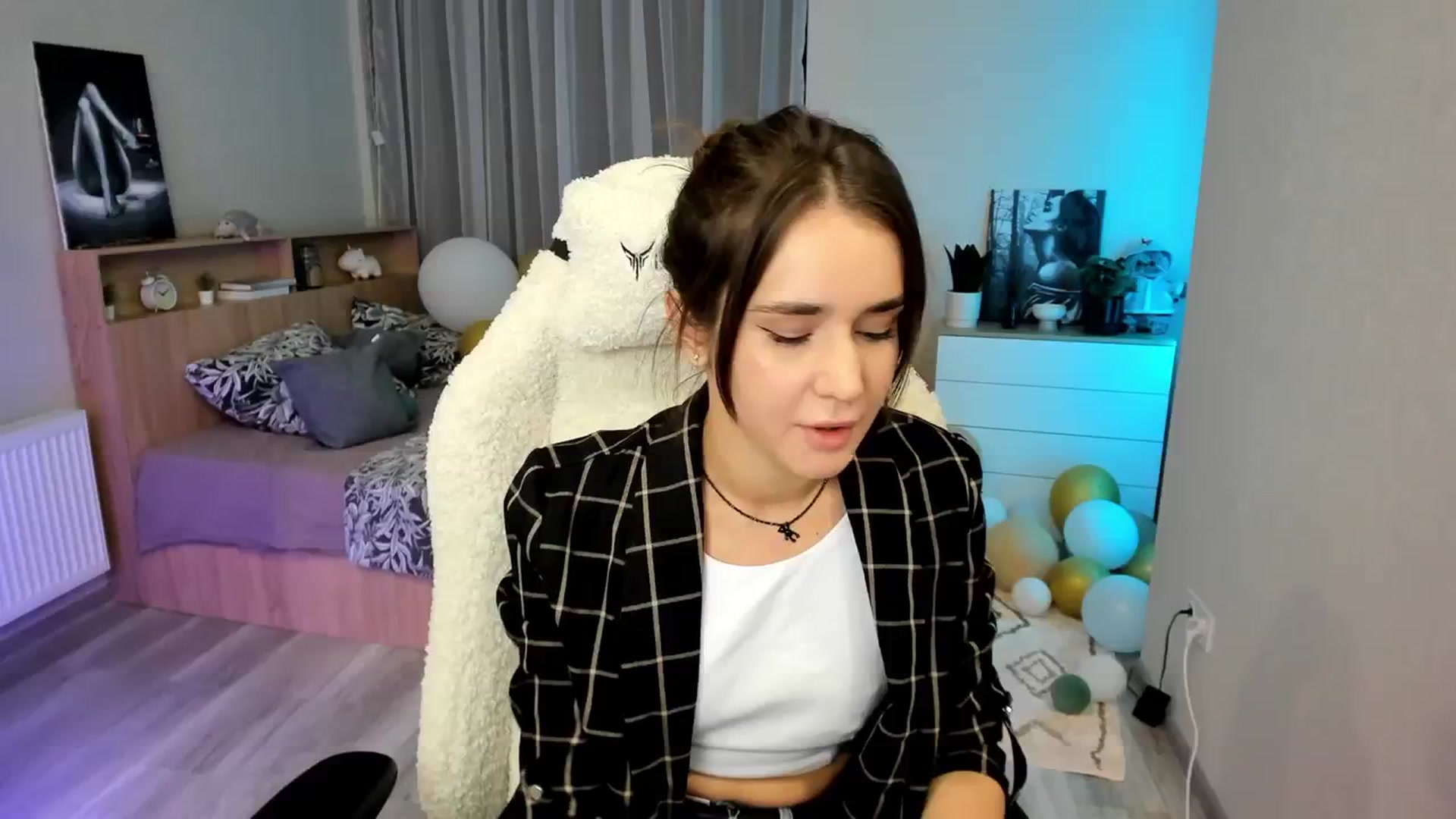 Gallery image thumbnail from Ellies_Smile's myfreecams stream on, 02/15/2024, 15:39 image 4 of 20