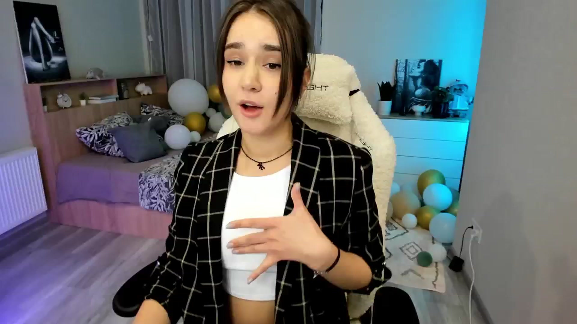 Gallery image thumbnail from Ellies_Smile's myfreecams stream on, 02/15/2024, 15:39 image 13 of 20