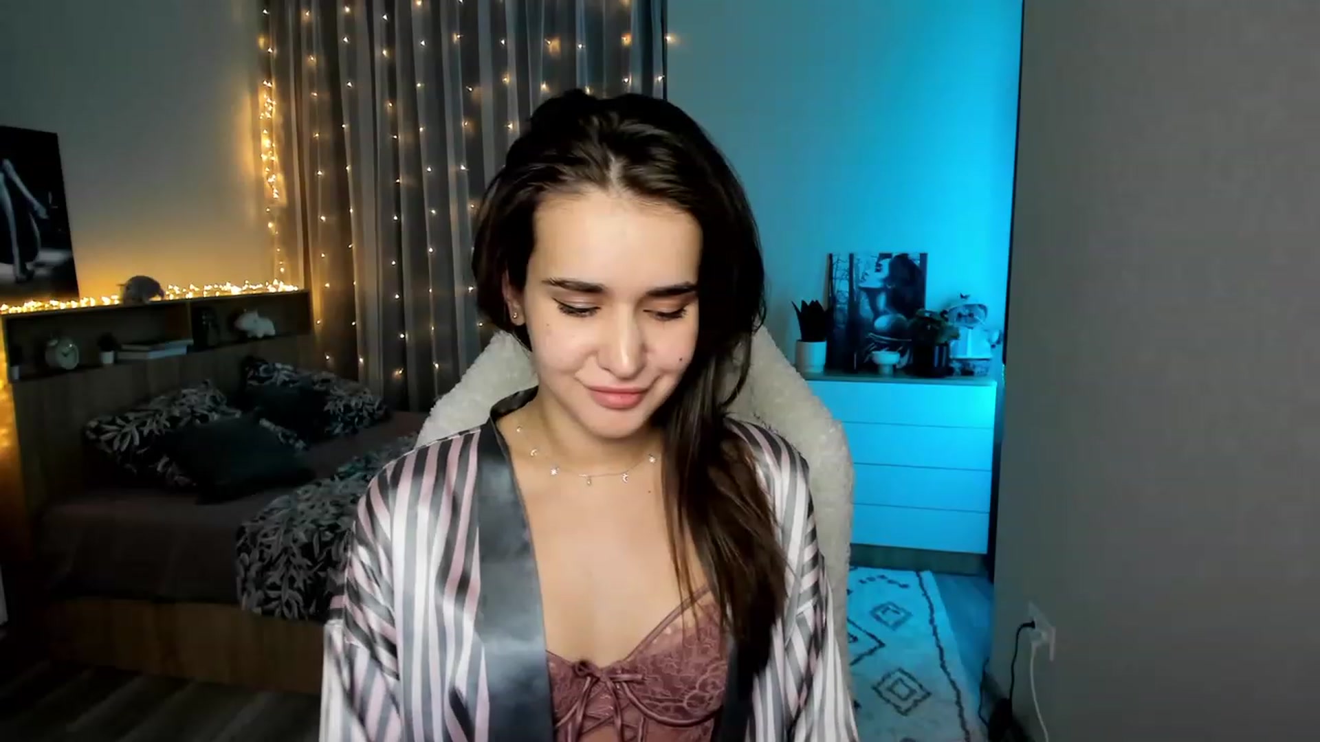 Gallery image thumbnail from Ellies_Smile's myfreecams stream on, 02/19/2024, 16:48 image 9 of 20