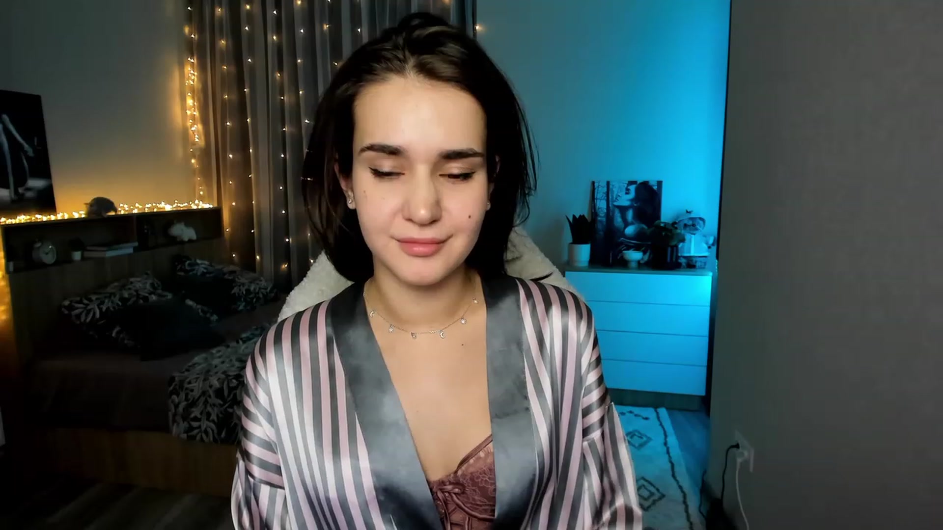 Gallery image thumbnail from Ellies_Smile's myfreecams stream on, 02/19/2024, 16:48 image 16 of 20